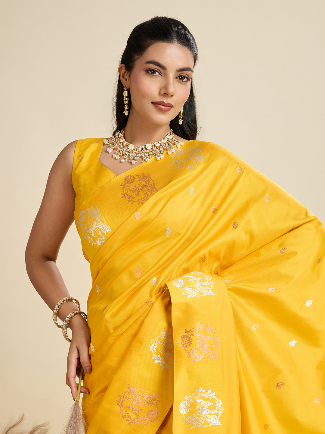 Murmurous Yellow Paithani Silk Saree With Ethnic Blouse Piece