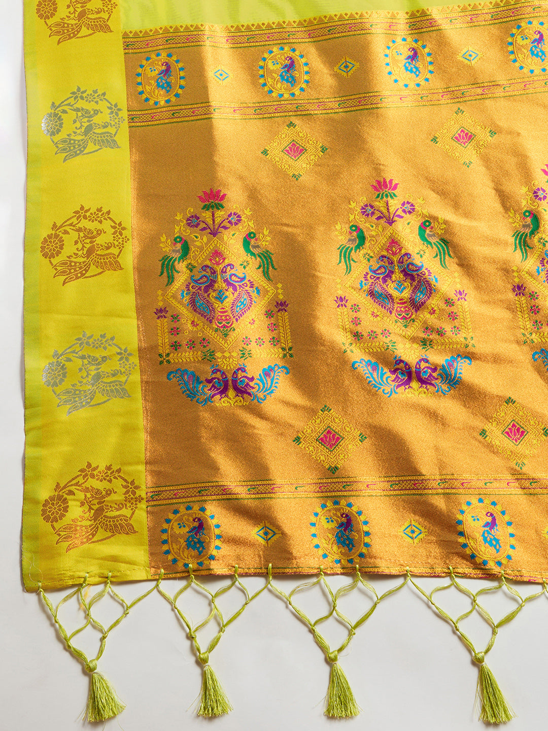 Opulent Parrot Paithani Silk Saree With Ethnic Blouse Piece