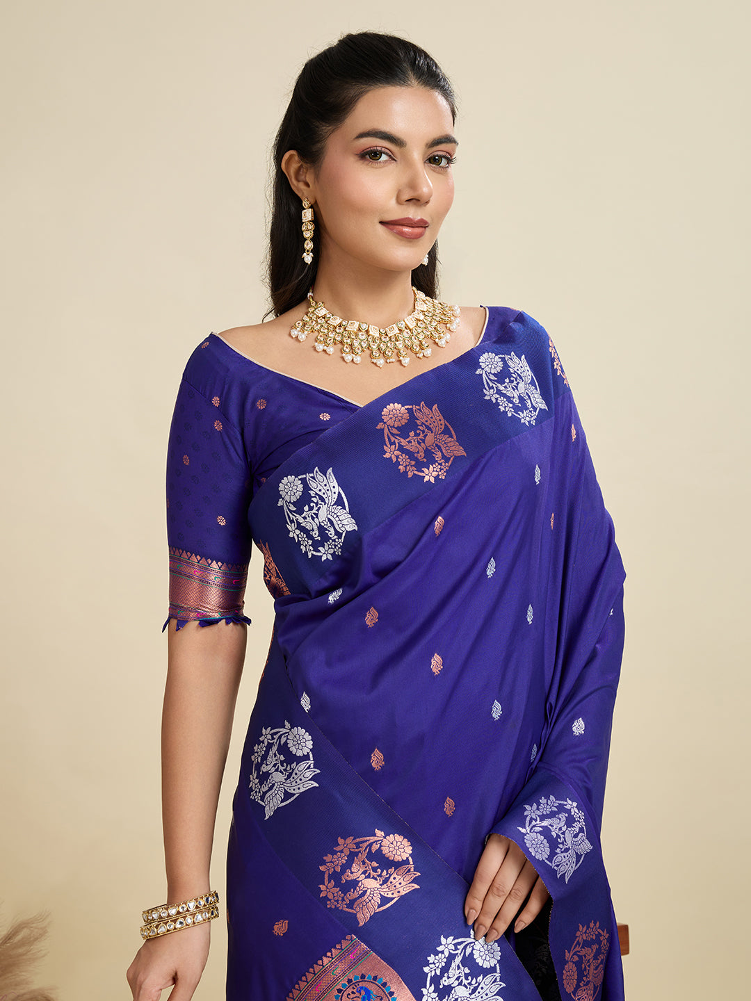 Capricious Navy Blue Paithani Silk Saree With Ethnic Blouse Piece