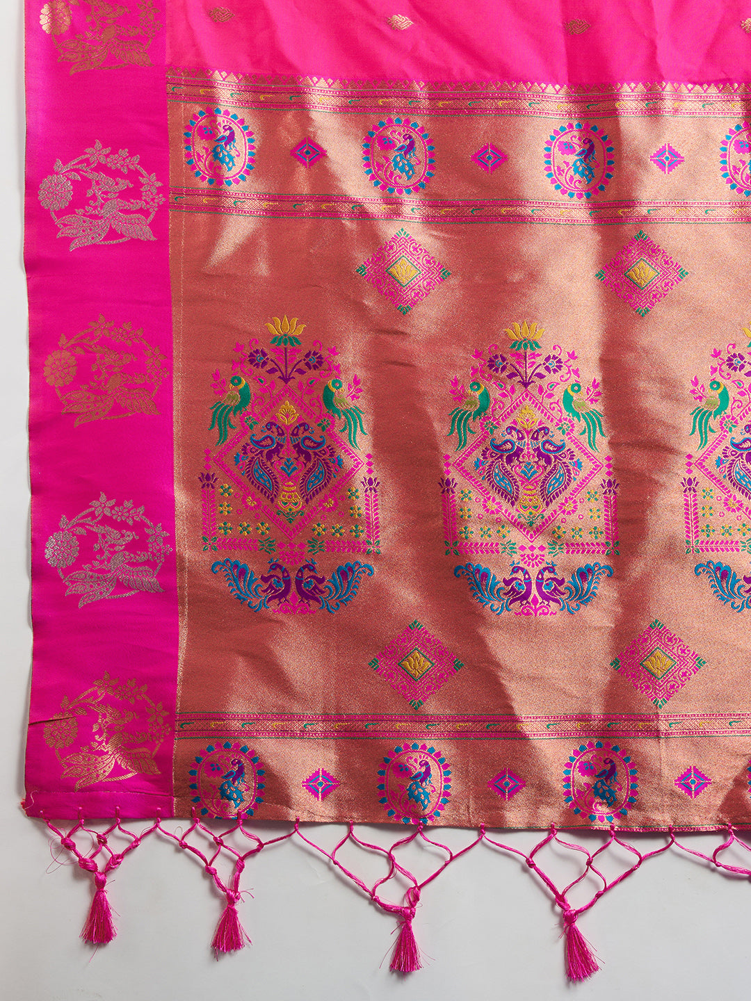 Magenta Pink Paithani Silk Saree With Ethnic Blouse Piece