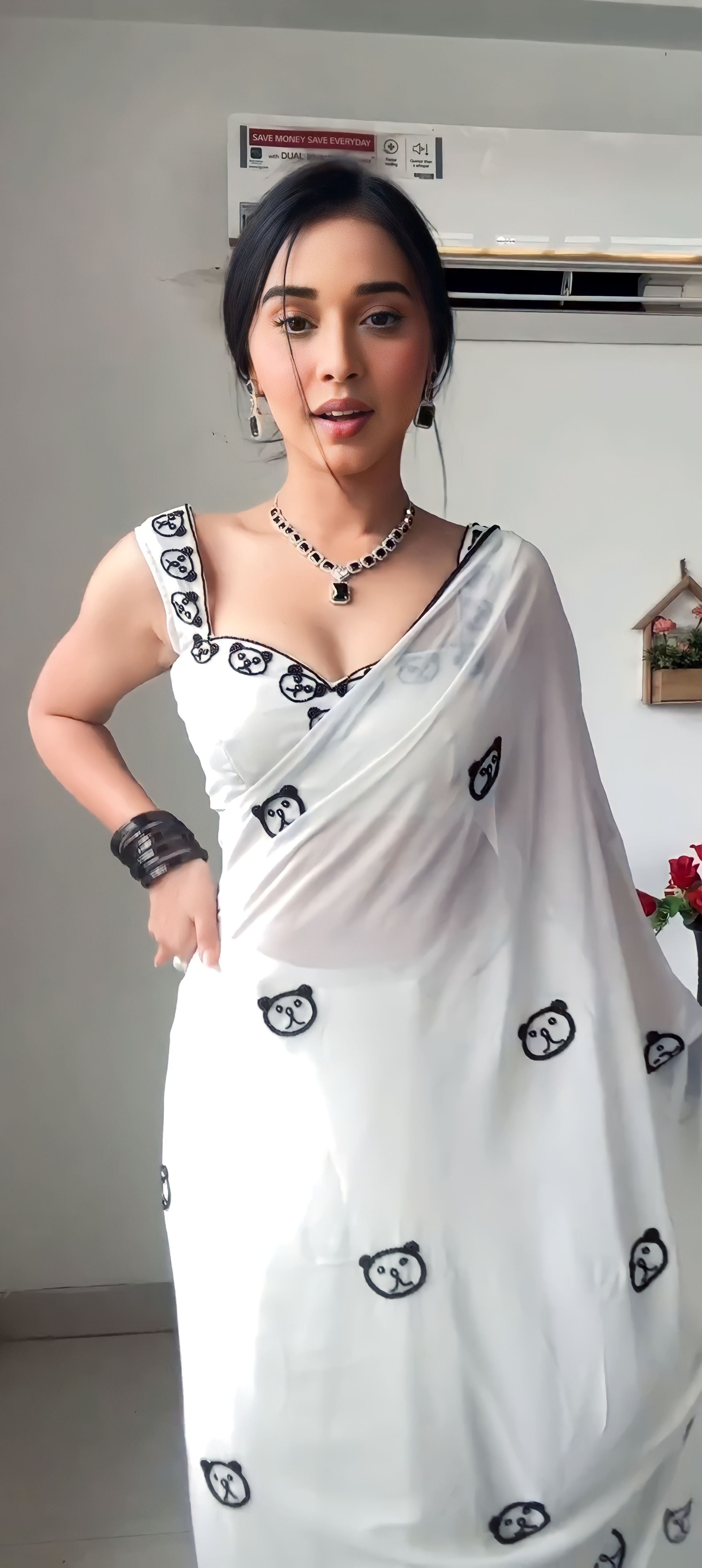 Wonder 1-Minute Ready To Wear White Printed Georgette Saree