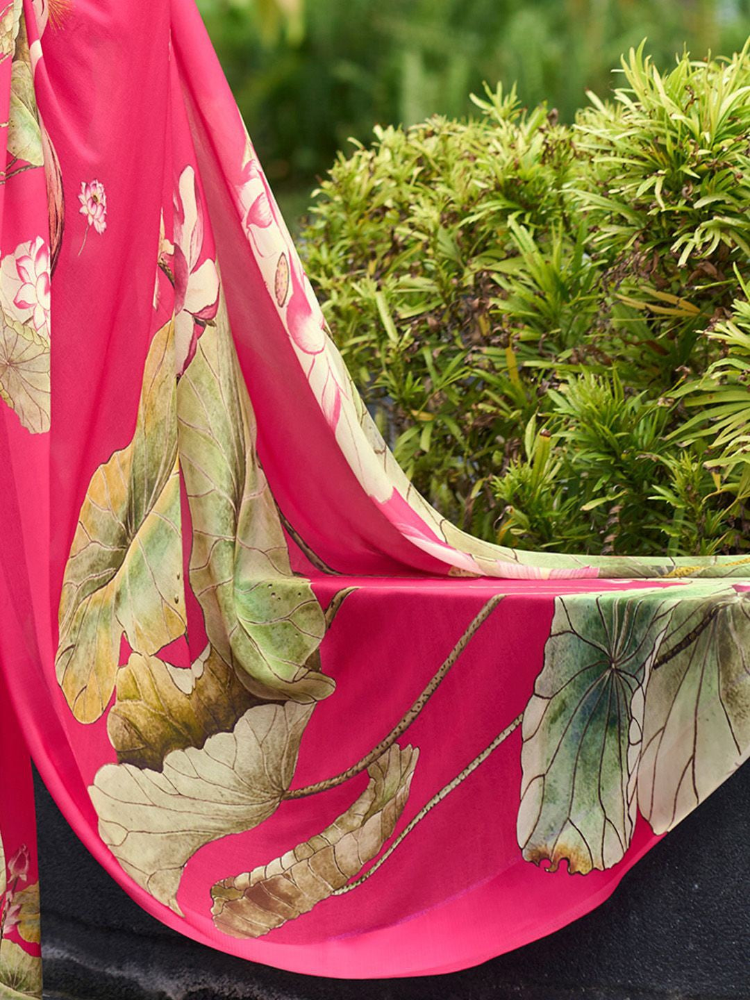 Strawberry Pink Pure Georgette Floral Printed Trending Saree