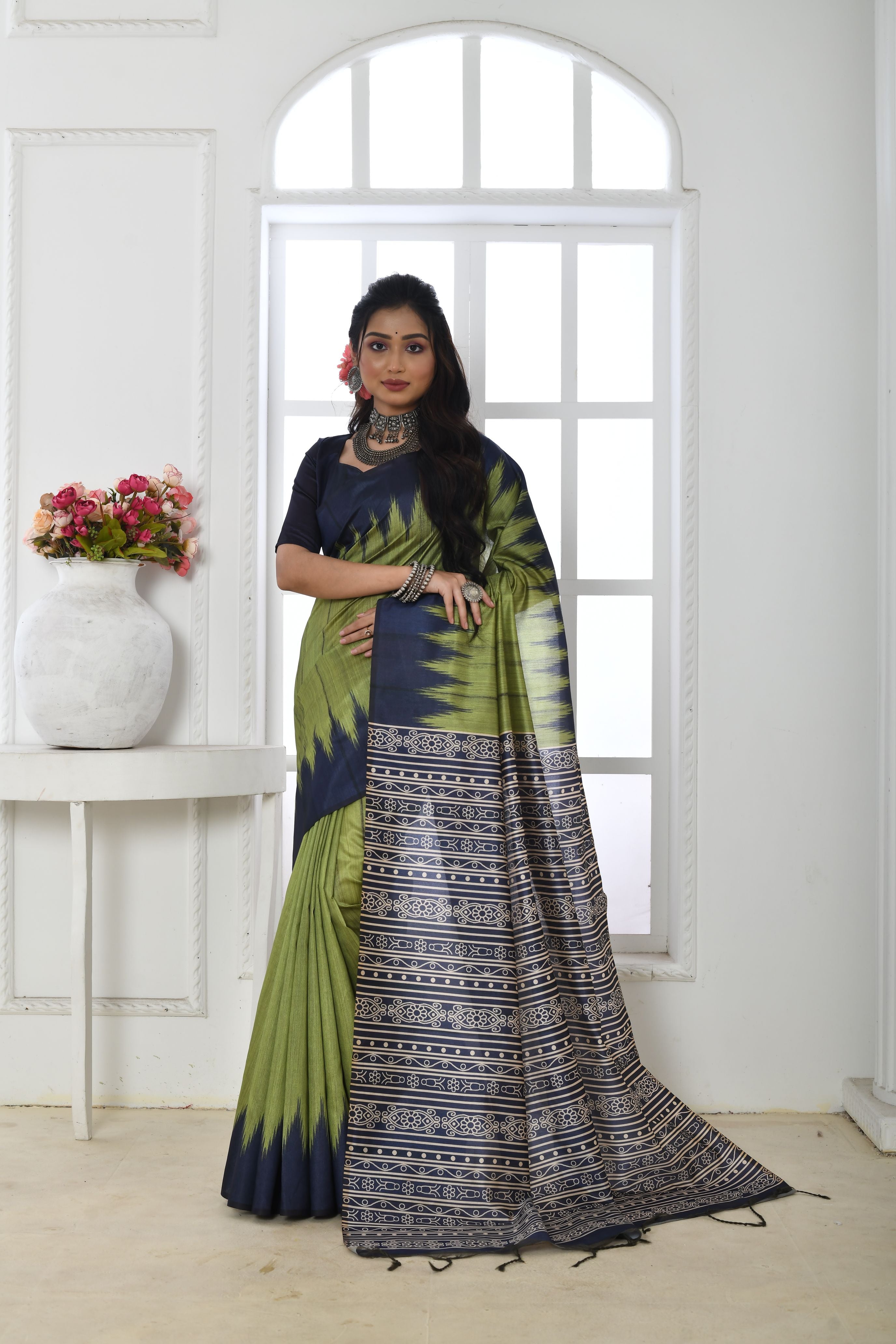 Slimy Parrot Handloom Tussar Soft Silk Saree With Blouse