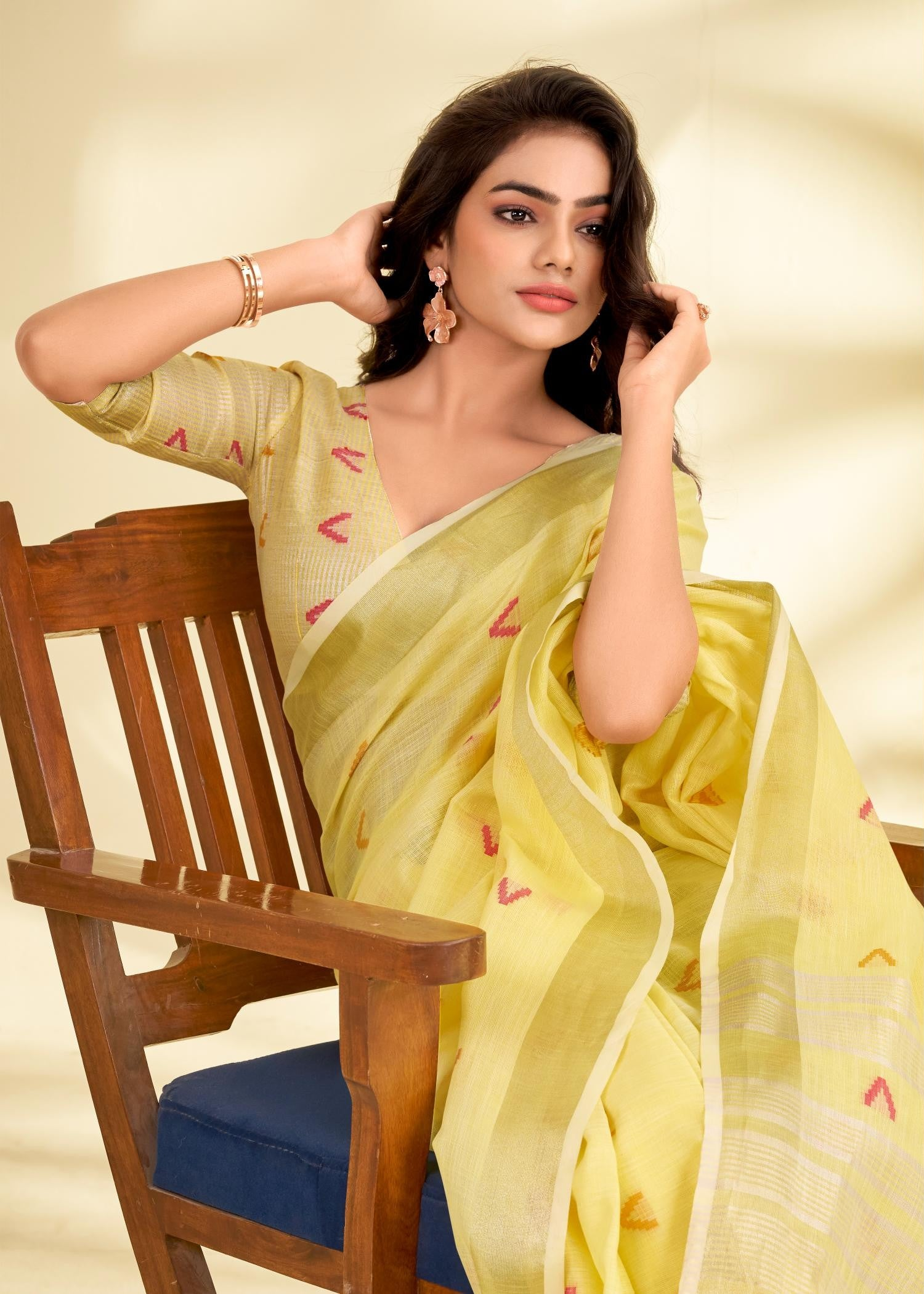 Light Yellow Handloom Woven Linen Sot Silk Saree