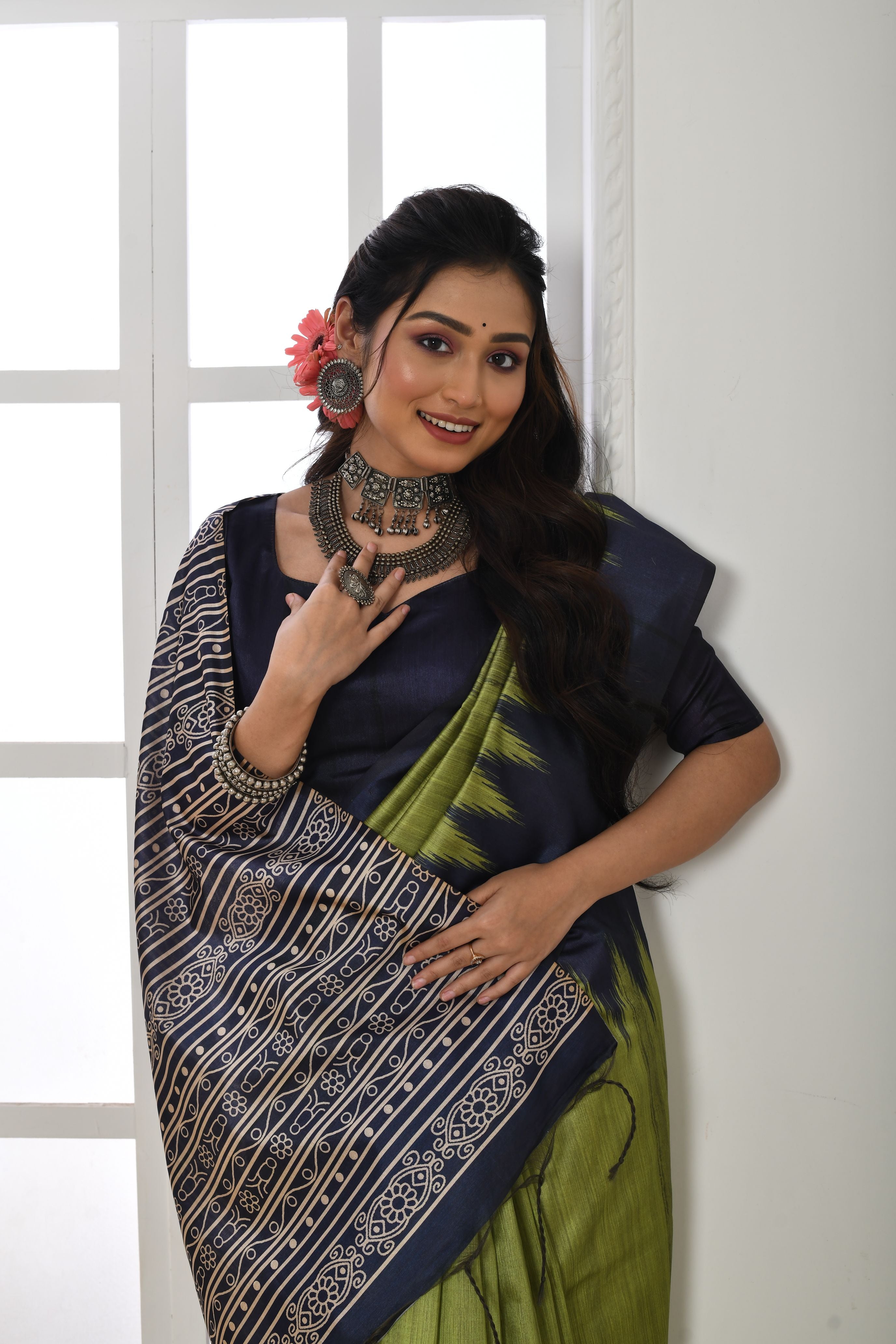 Slimy Parrot Handloom Tussar Soft Silk Saree With Blouse