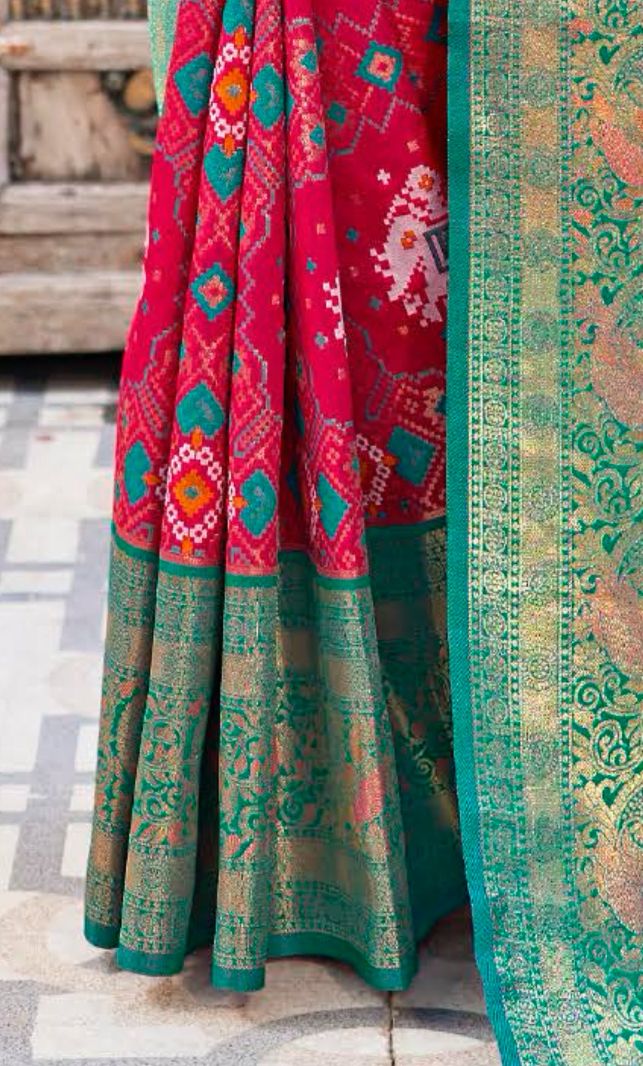 Pinkish Soft Red Patan Patola Weaving Saree SG1