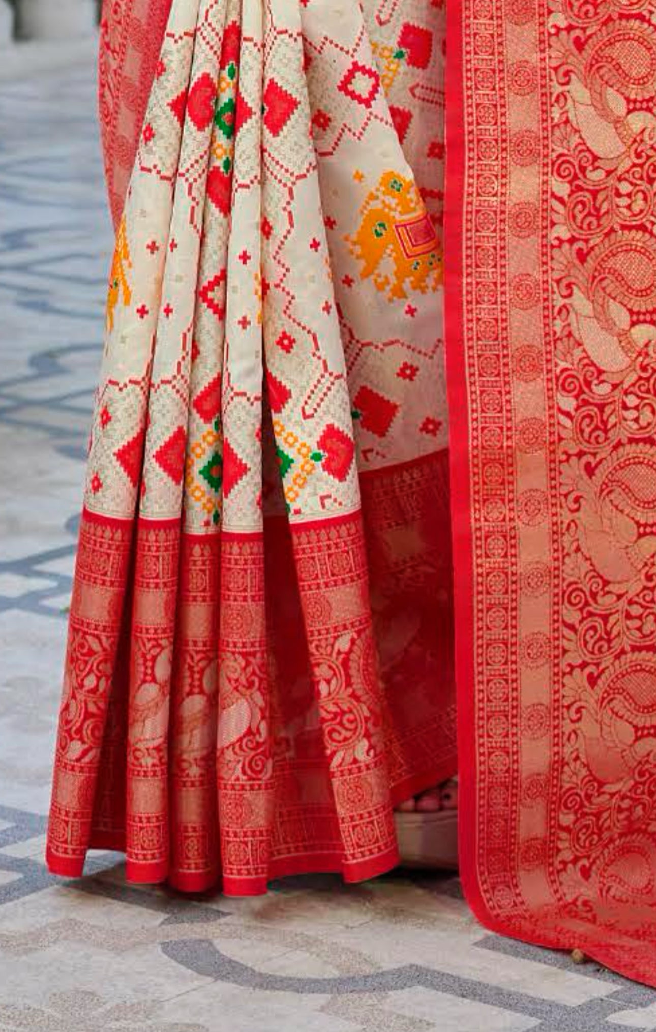 Off-White Patan Patola Weaving Saree SG1
