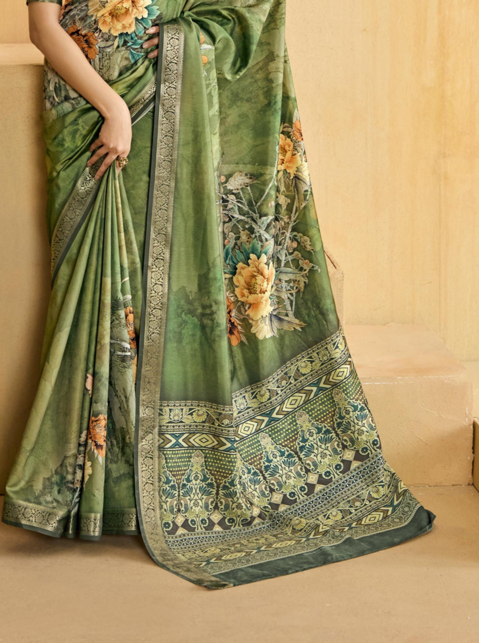 Green Flower Soft Silk Weaving Border Saree