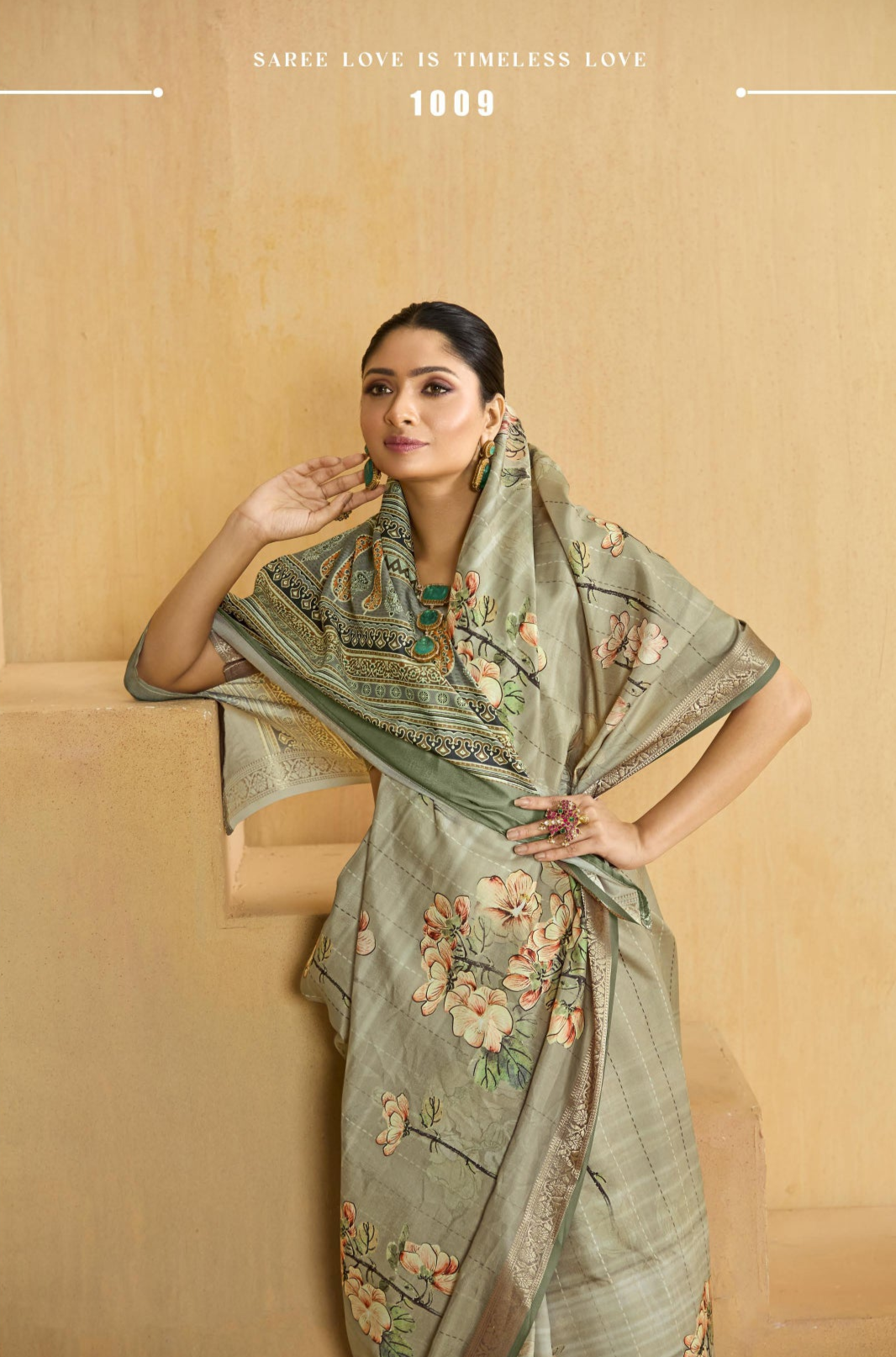 Light Grey Flower Soft Silk Weaving Border Saree