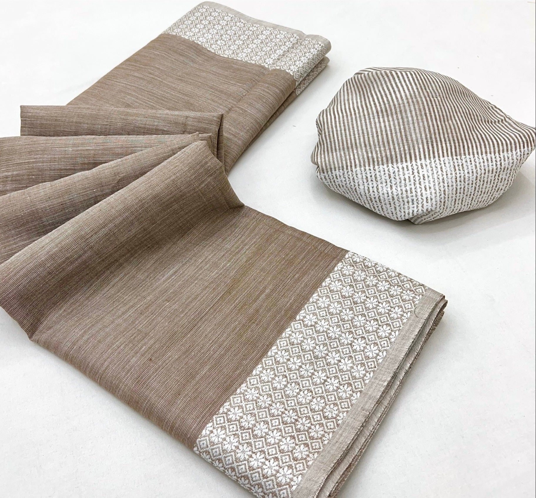 Rodeo Dust Cream Pure Handloom Woven Linen Soft Saree