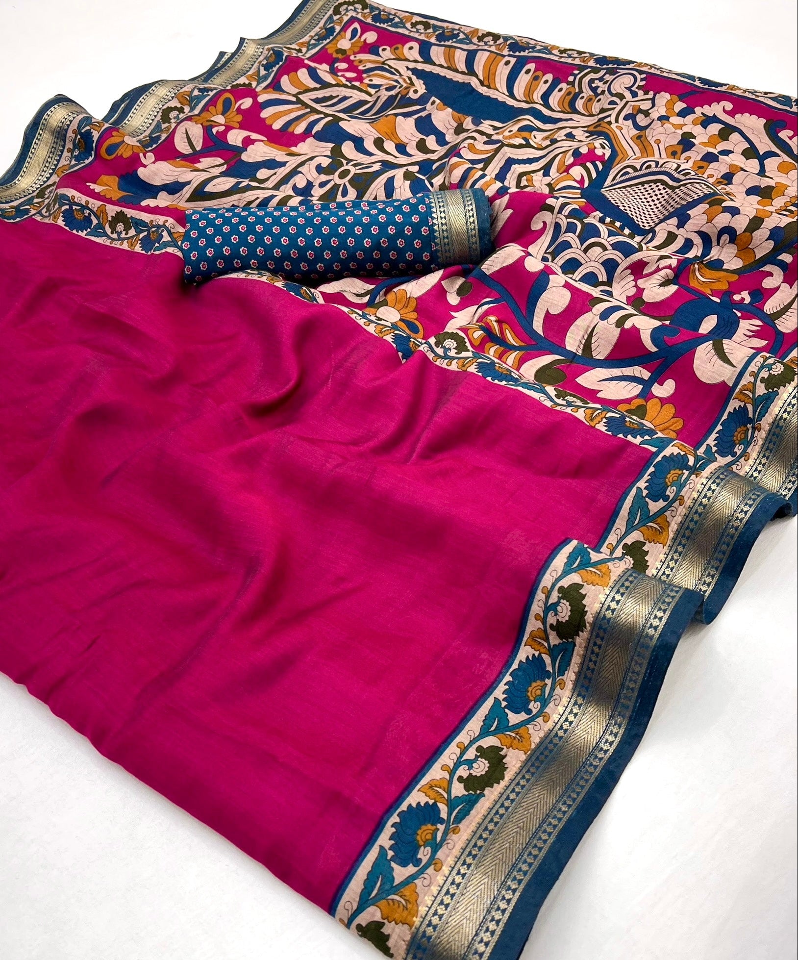 Incomparable Dark Pink Mul Mul cotten Soft Silk saree With Evocative Blouse Piece