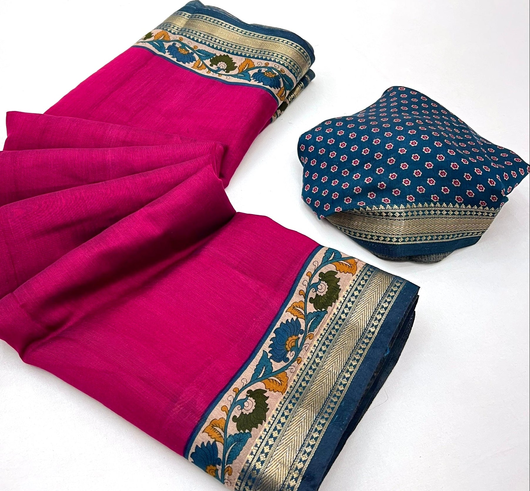 Incomparable Dark Pink Mul Mul cotten Soft Silk saree With Evocative Blouse Piece