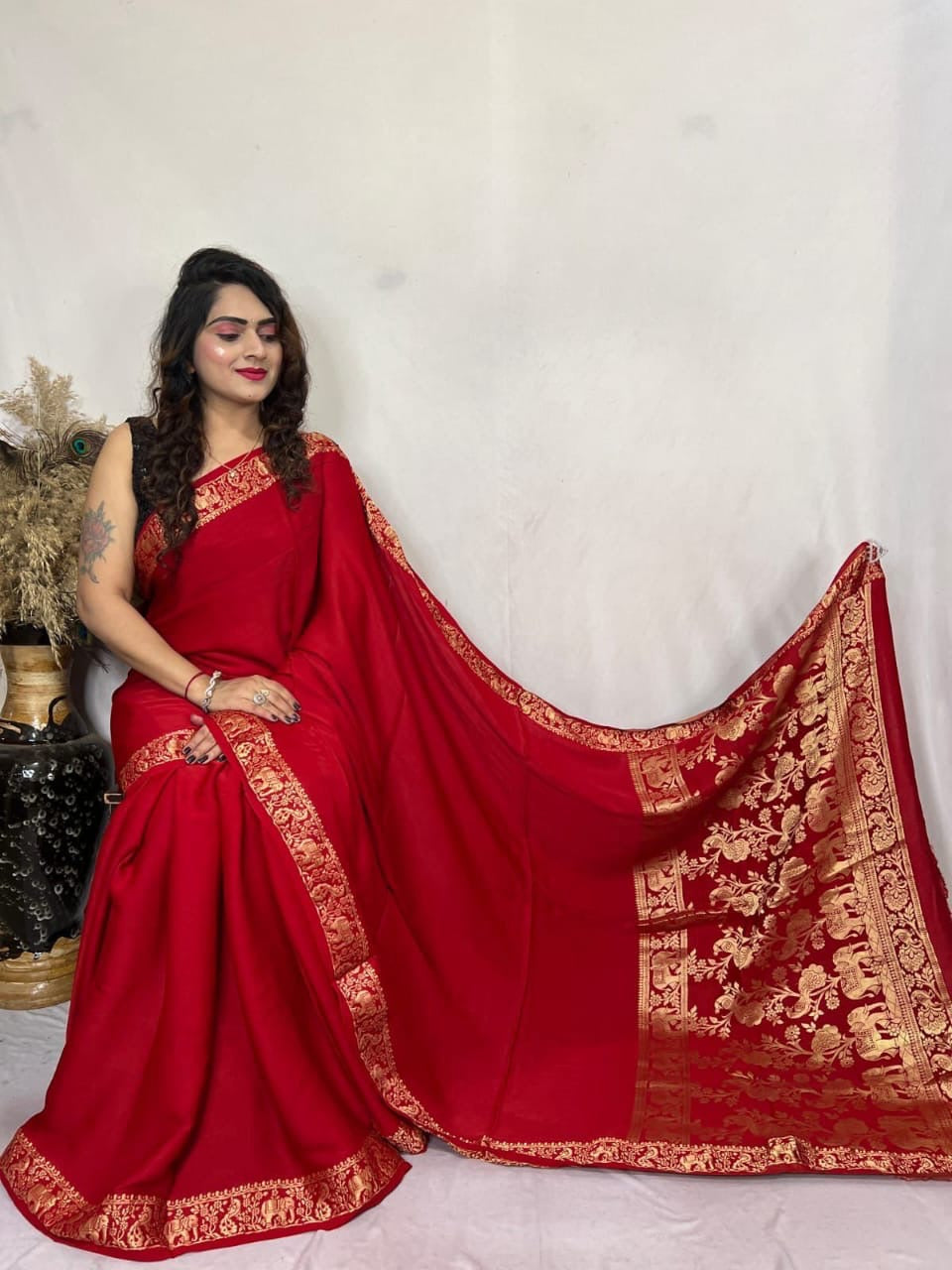 Ruby Red Plain Gajji Silk Nakshi Border Pallu Saree