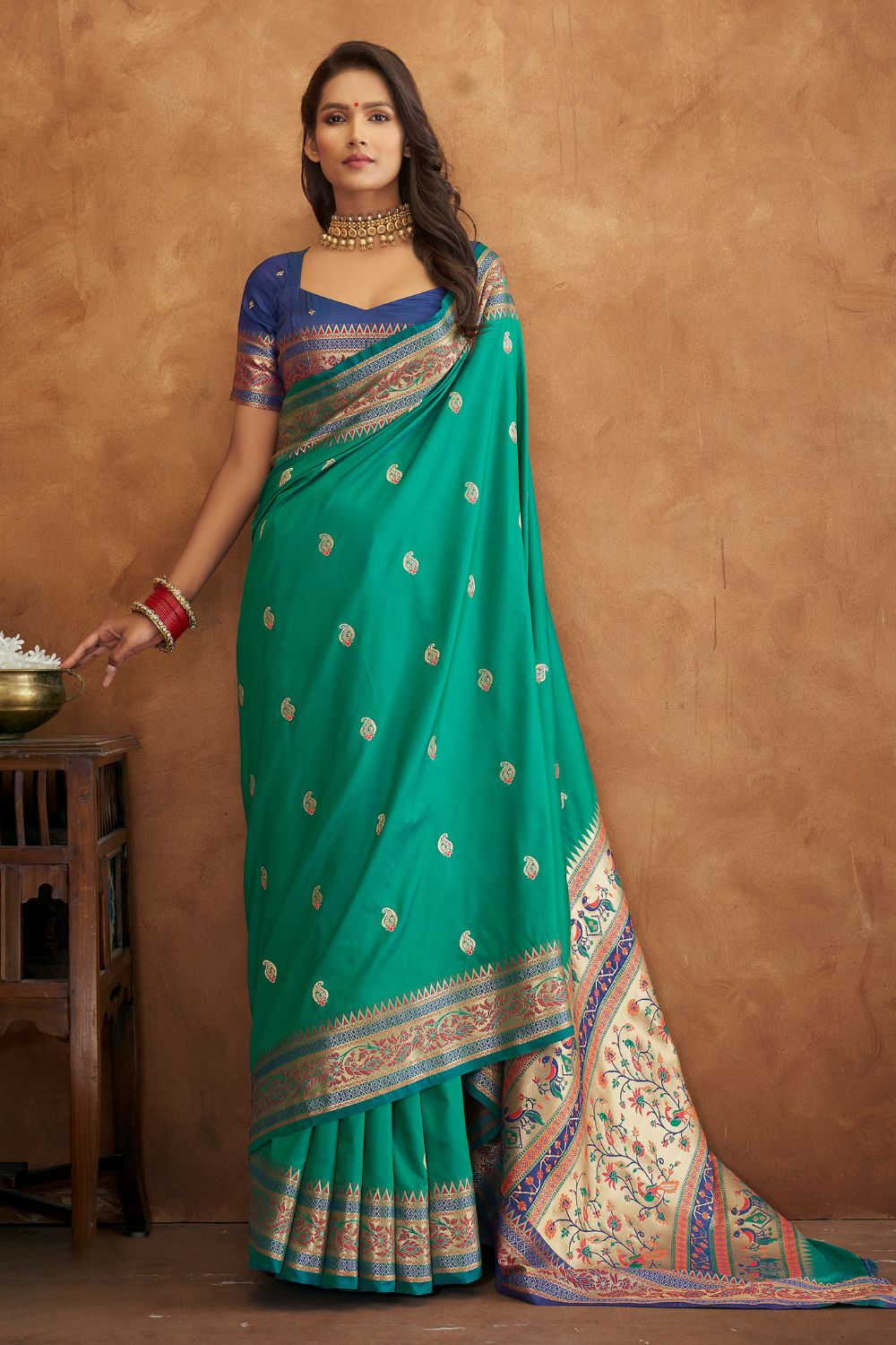 Graceful Green Soft Silk Saree with Golden Zari