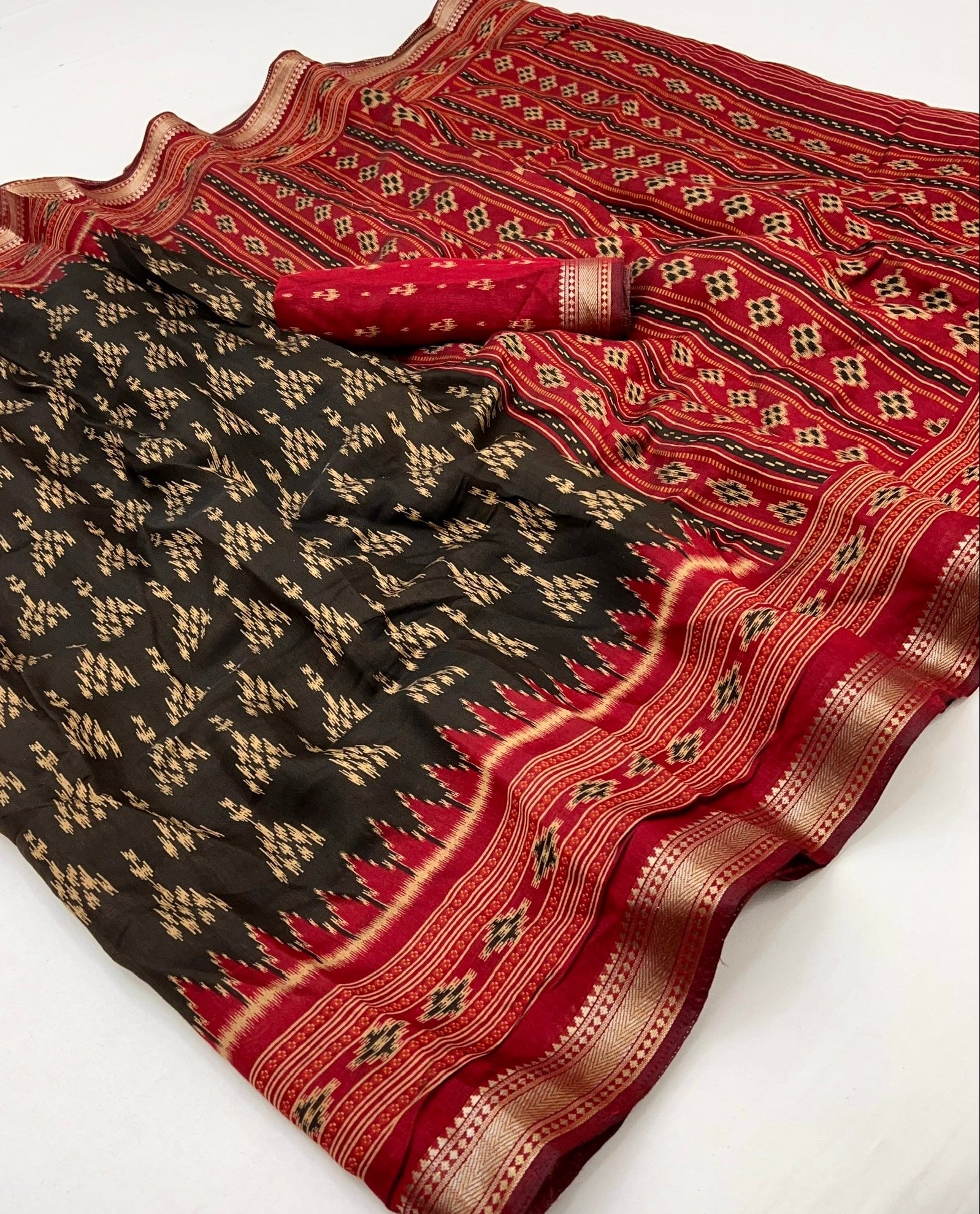 Outstanding Black Mul Mul cotten Soft Silk saree With Blouse Piece