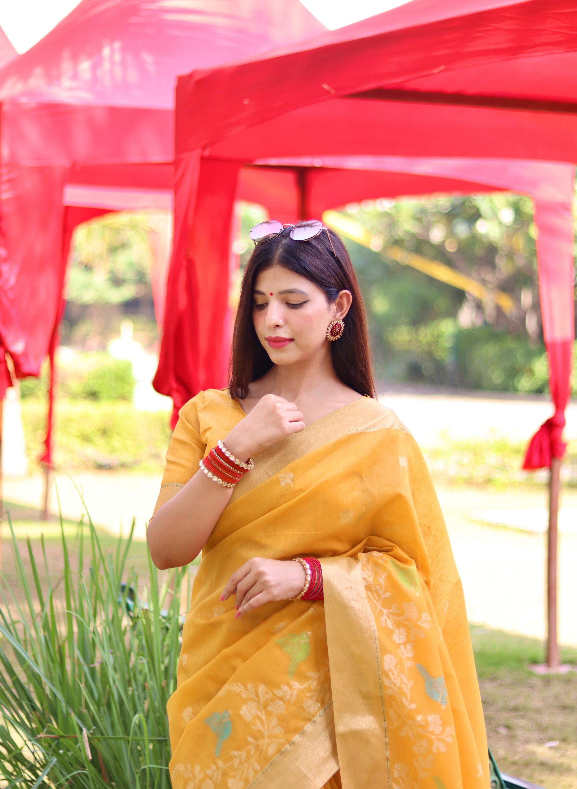 Gleaming Yellow Linen Silk Saree With Hypnotic Blouse Piece