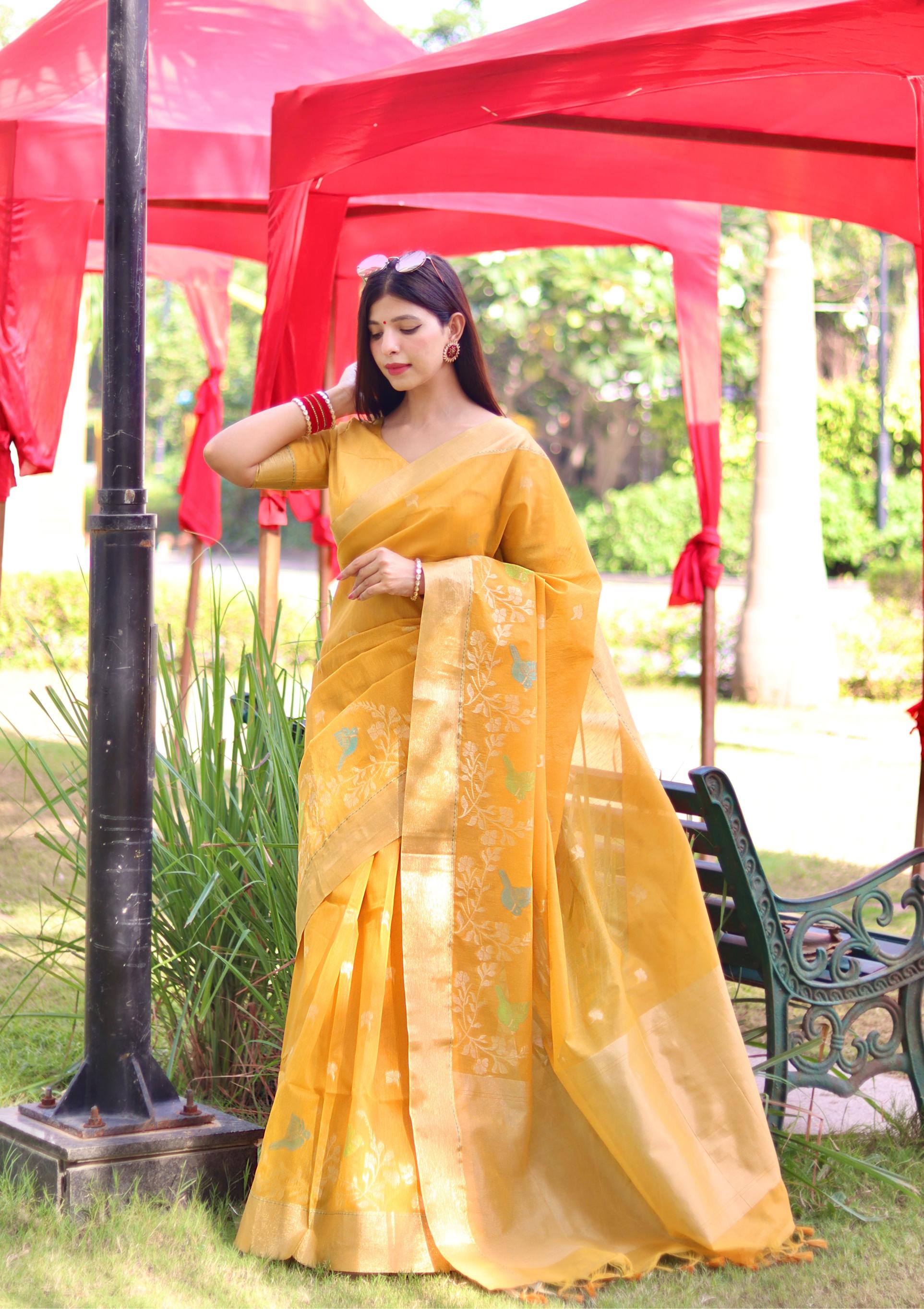 Gleaming Yellow Linen Silk Saree With Hypnotic Blouse Piece