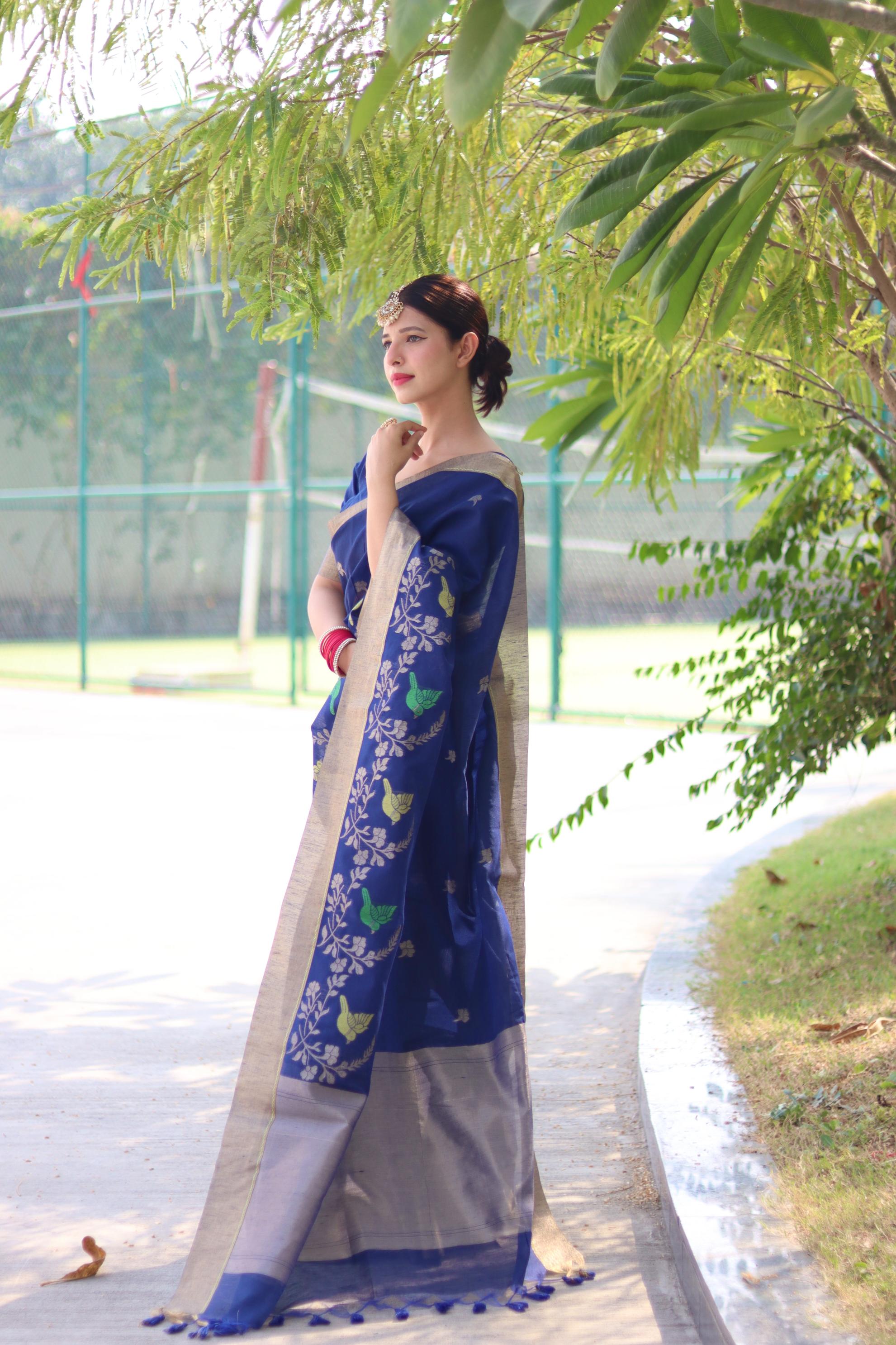 Vivacious Blue Linen Silk Saree With Hypnotic Blouse Piece
