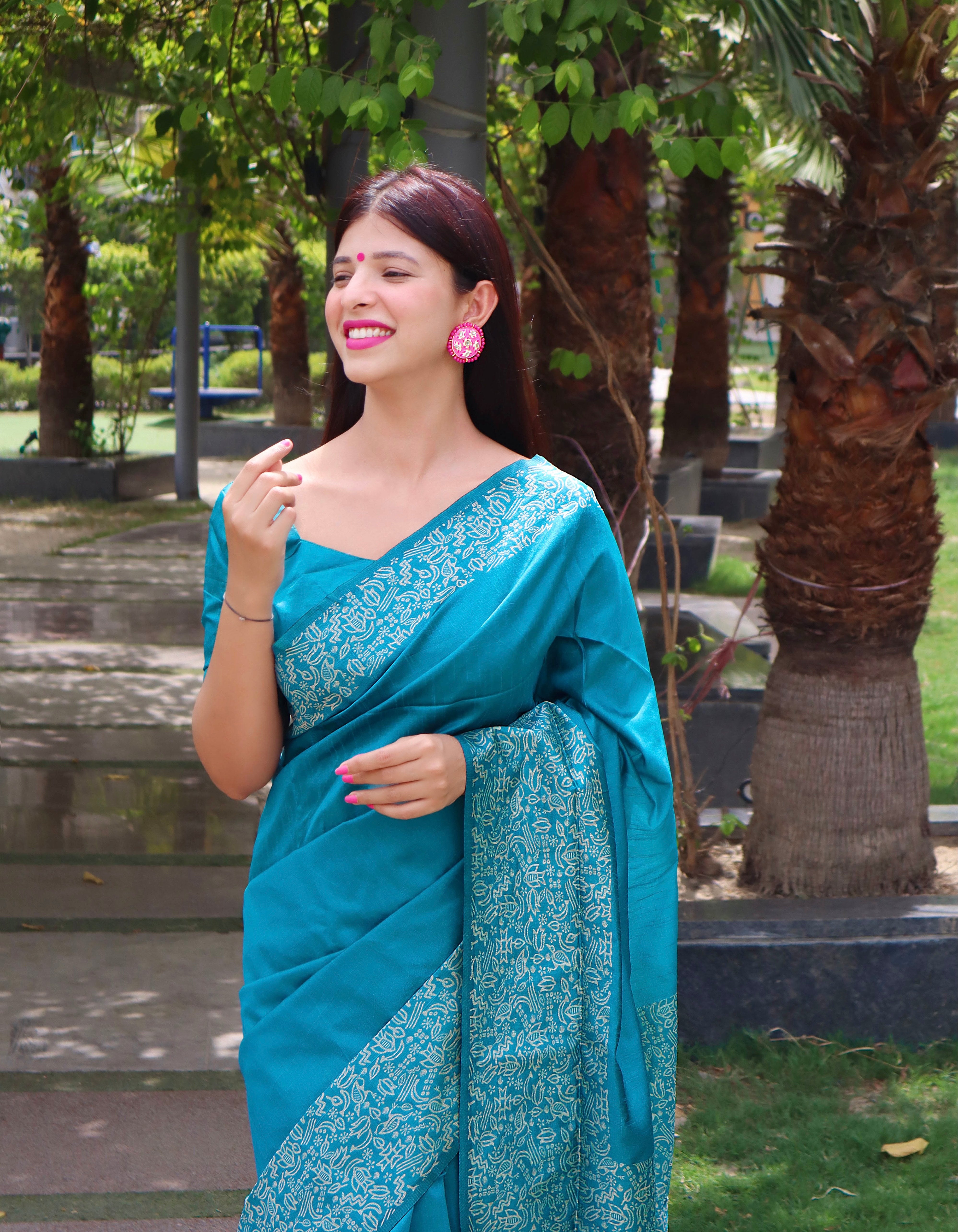 Dark Aqua Banglori Handloom Raw Silk Saree With Rich Pallu And Running Blouse Piece