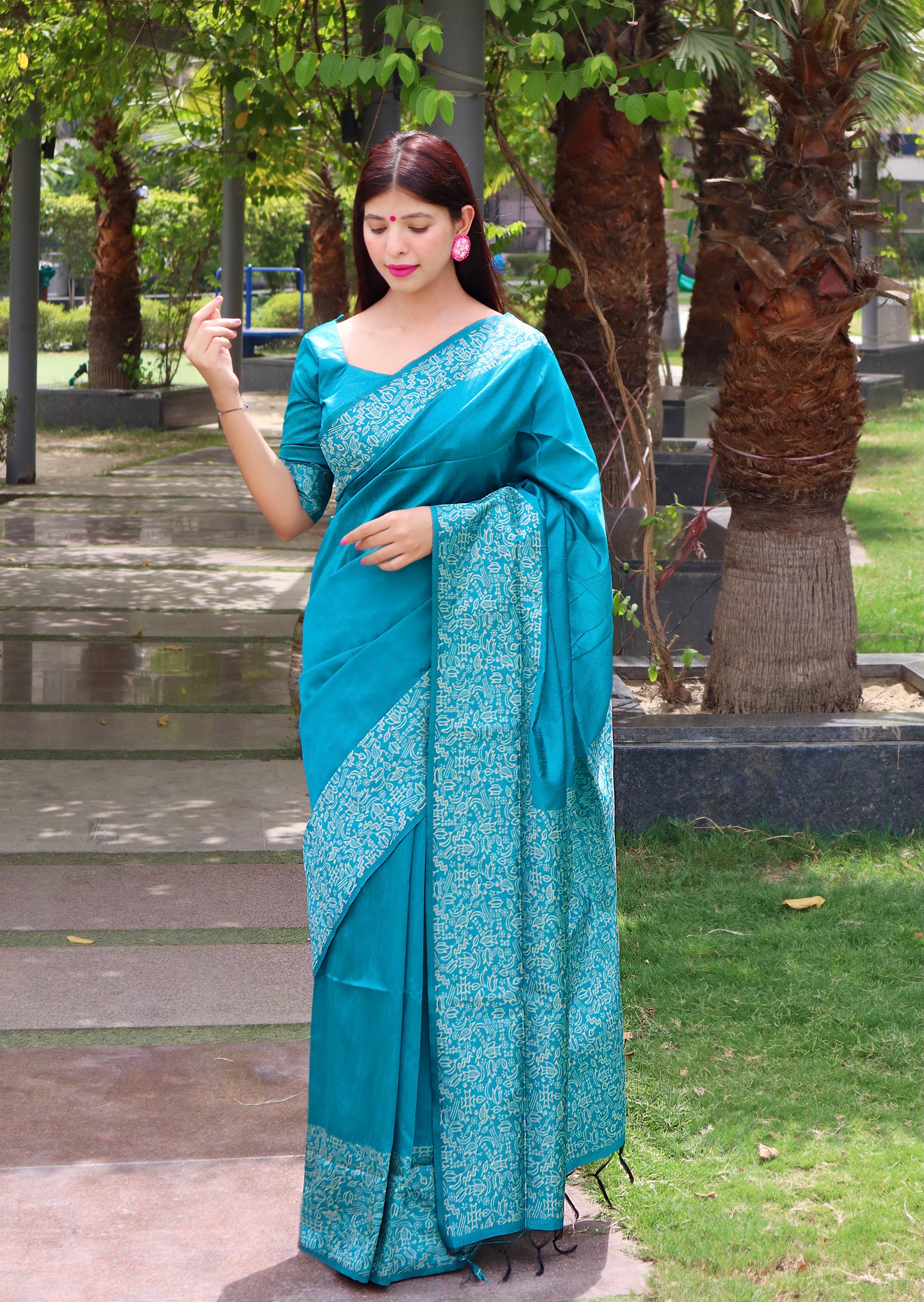 Dark Aqua Banglori Handloom Raw Silk Saree With Rich Pallu And Running Blouse Piece