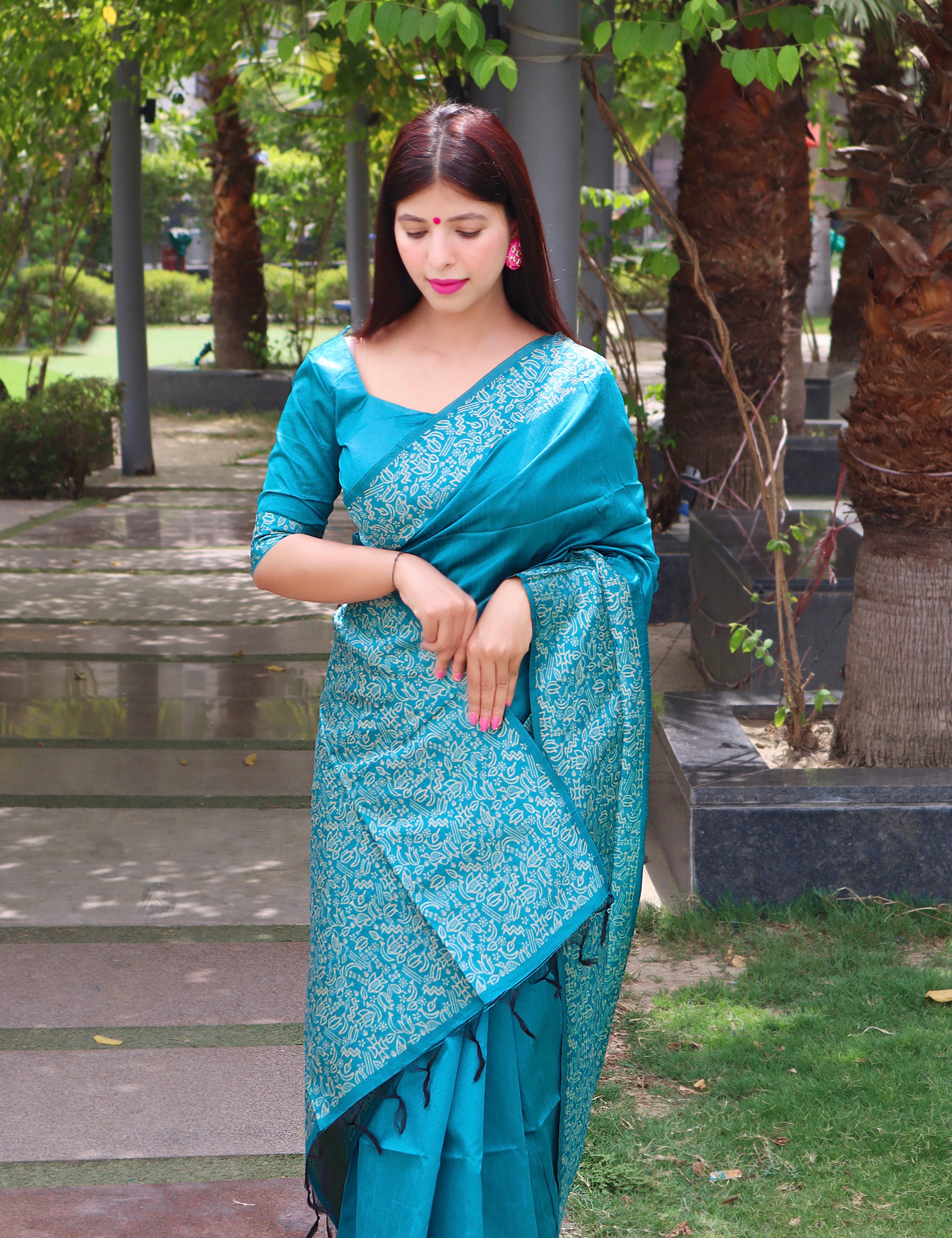 Dark Aqua Banglori Handloom Raw Silk Saree With Rich Pallu And Running Blouse Piece