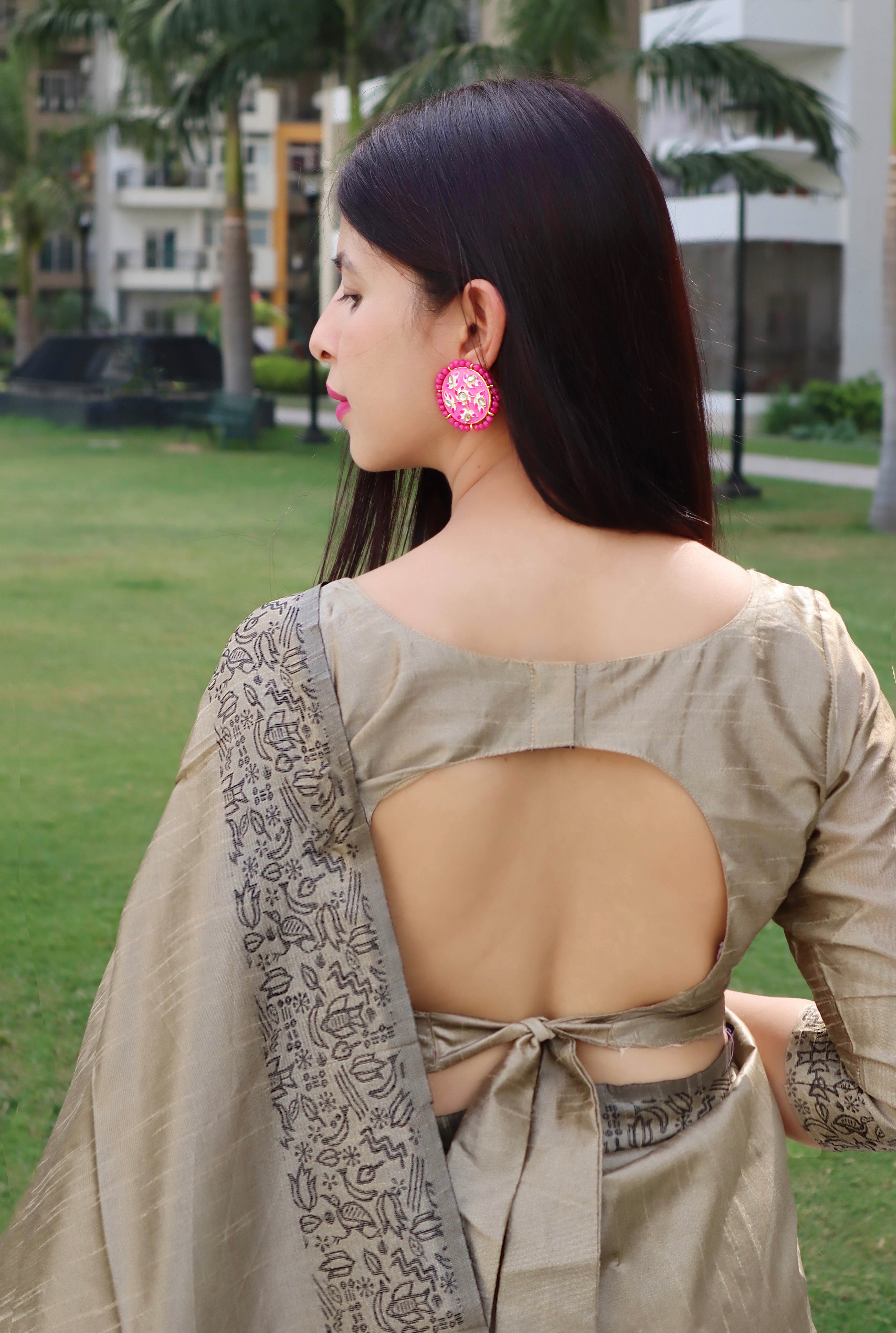 Grey Olive Banglori Handloom Raw Silk Saree With Rich Pallu And Running Blouse Piece