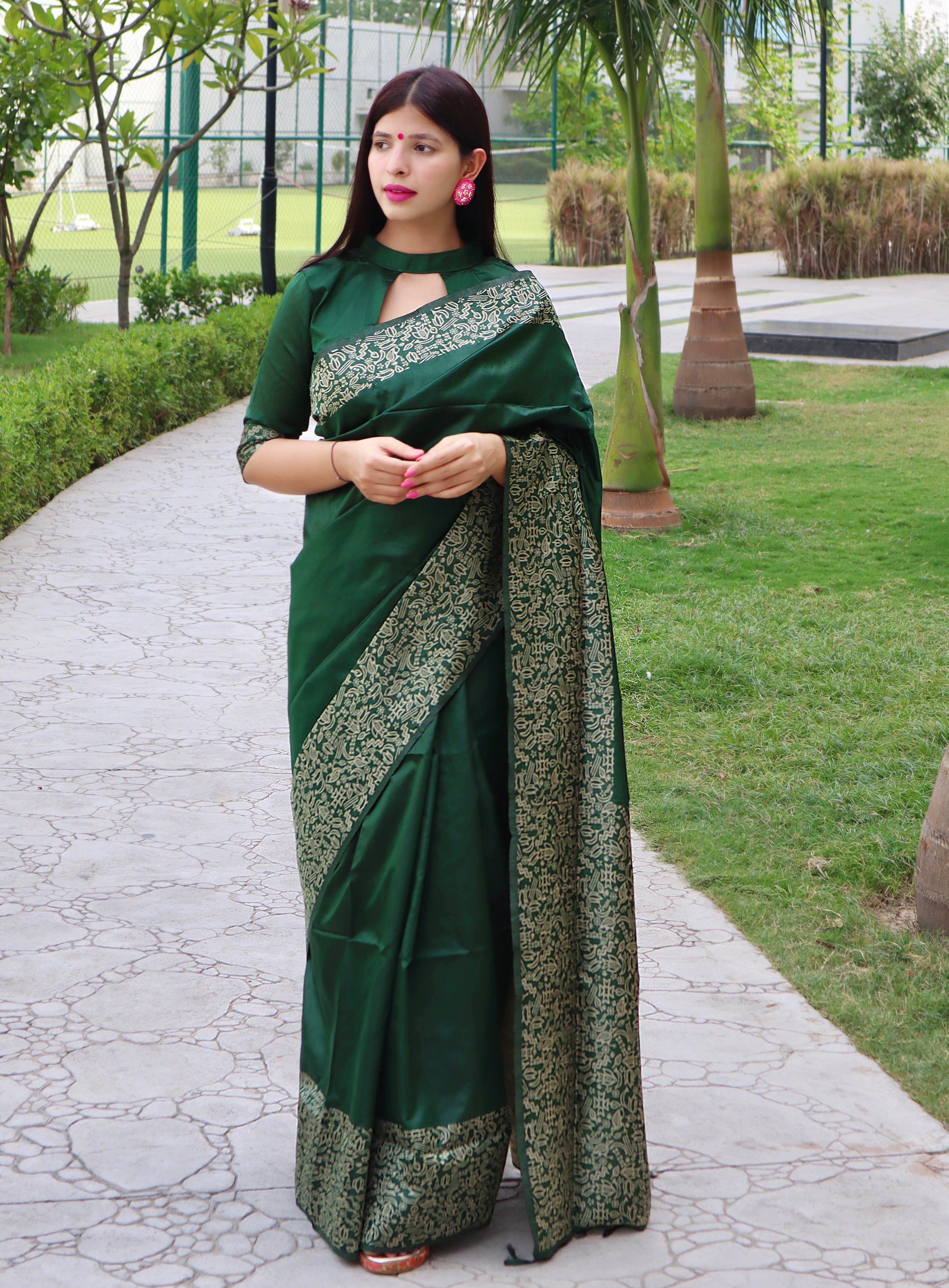 Green Banglori Handloom Raw Silk Saree With Rich Pallu And Running Blouse Piece