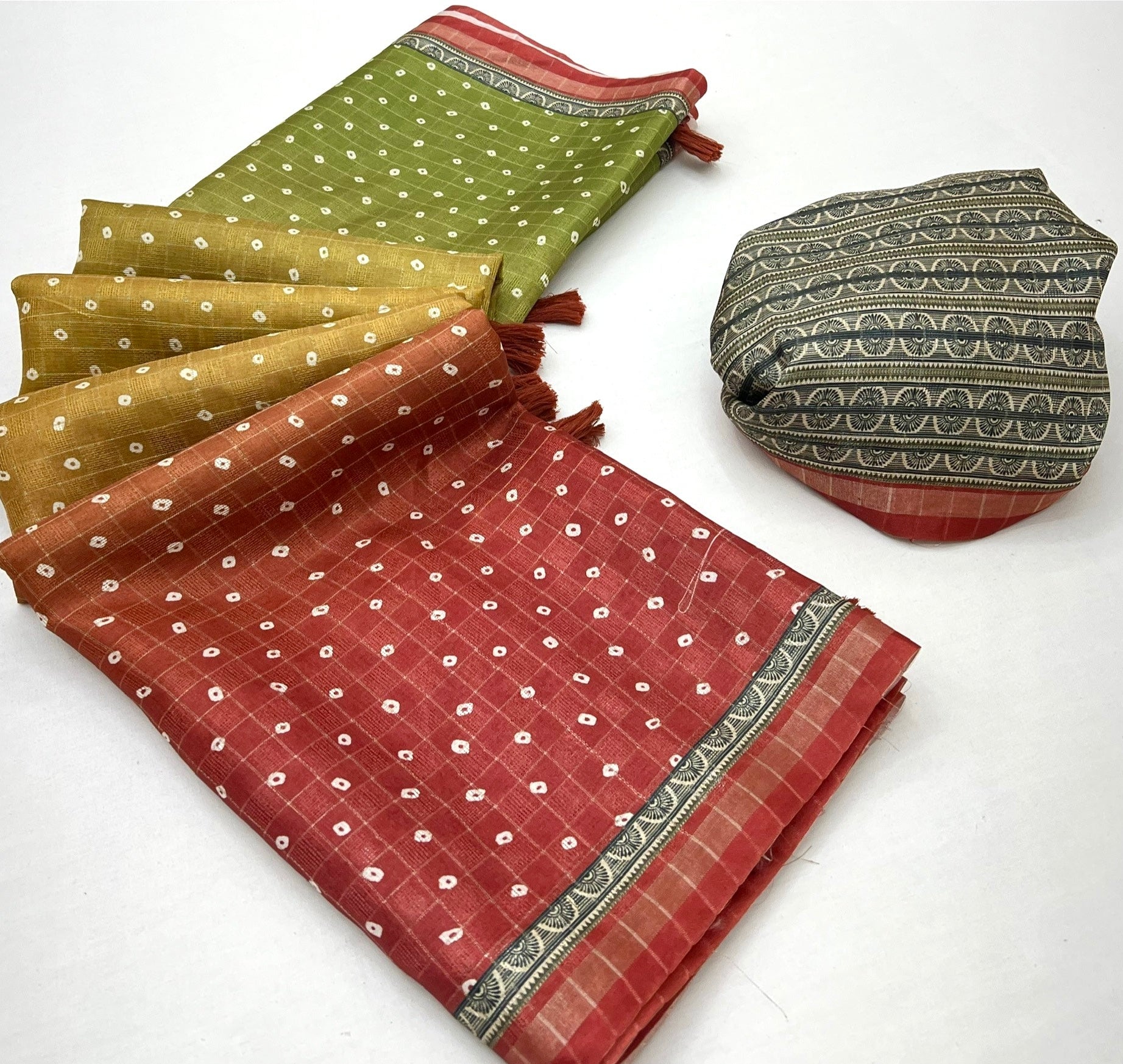 Staring Maroon Maheshwari Cotton Silk Saree Featuring Classic Bandhani Prints