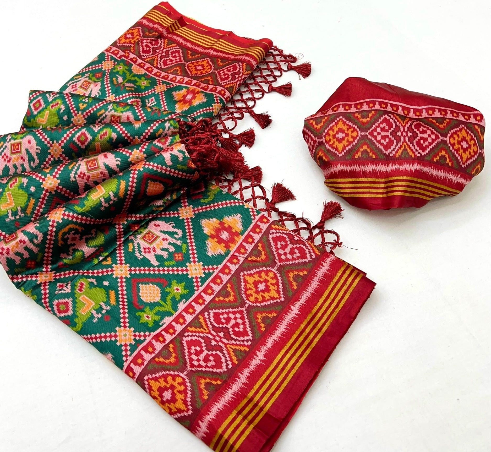 Impressive Green Handloom Patola Soft Silk Saree