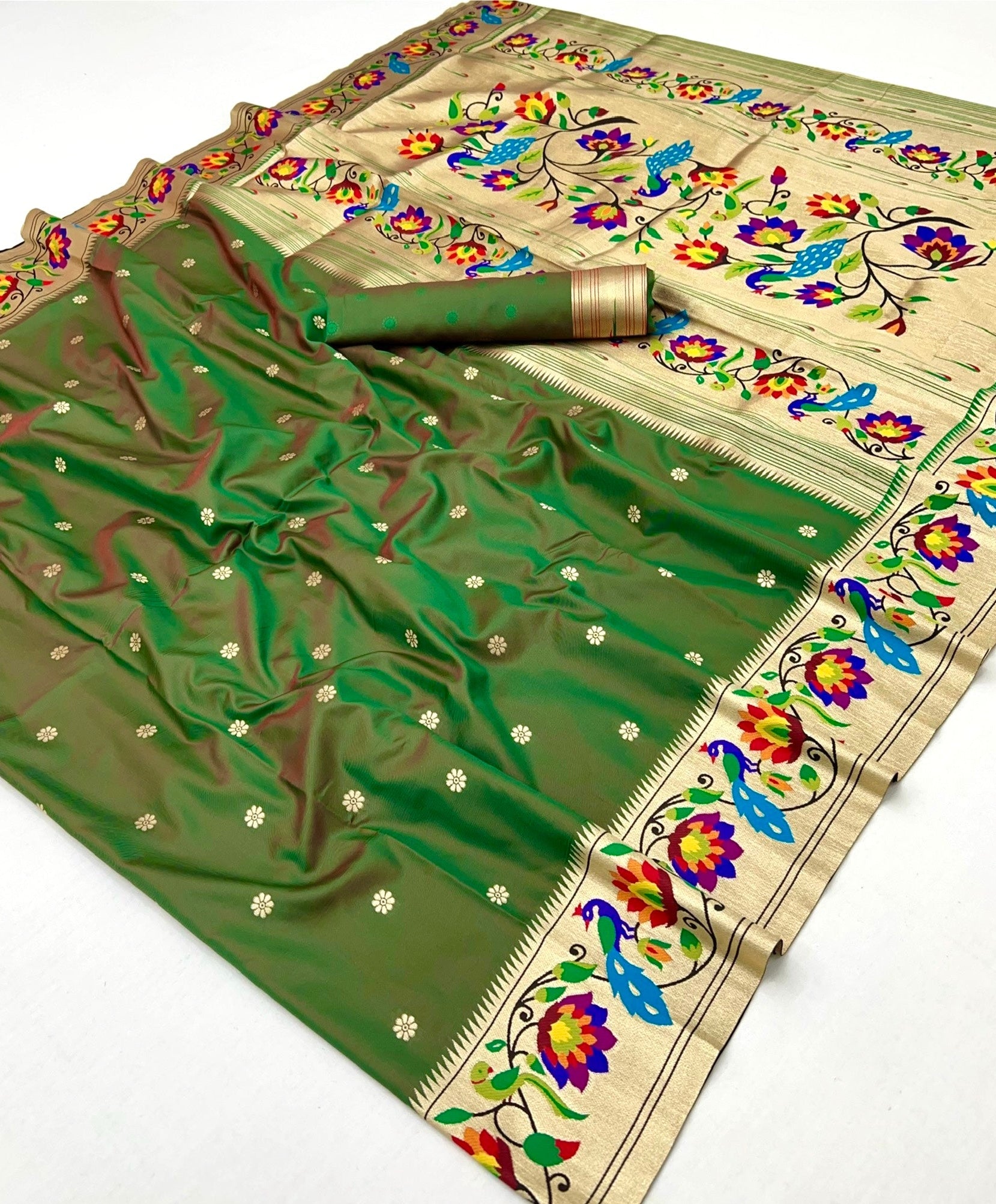 Glittering Mahndi Paithani Silk Saree With Gleaming Blouse Piece