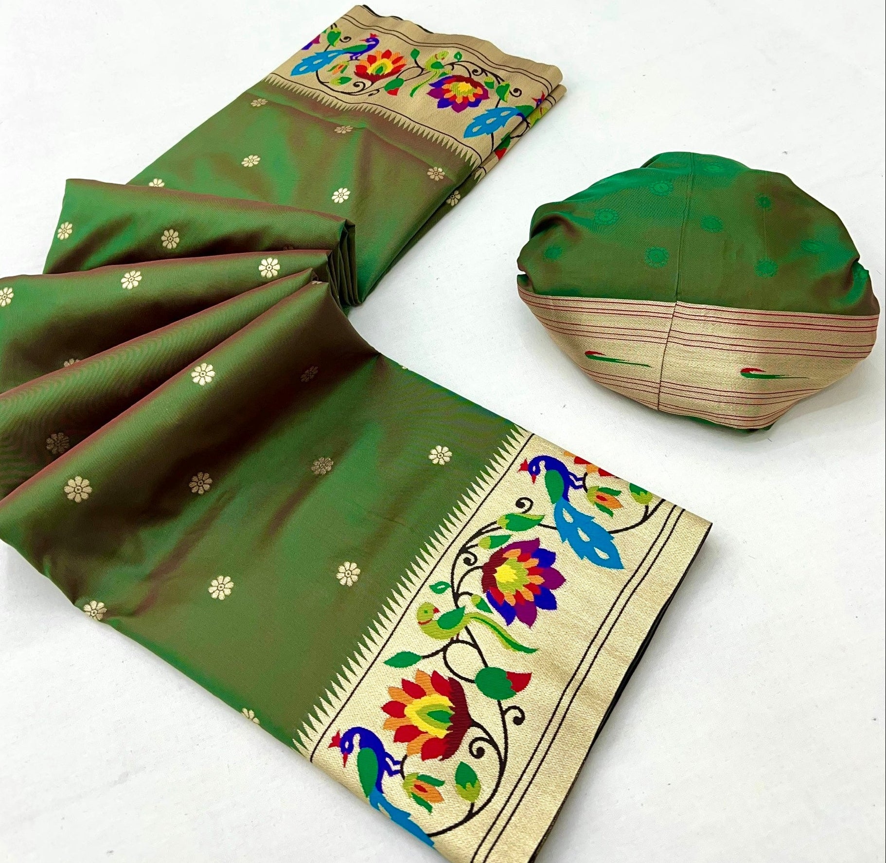 Glittering Mahndi Paithani Silk Saree With Gleaming Blouse Piece