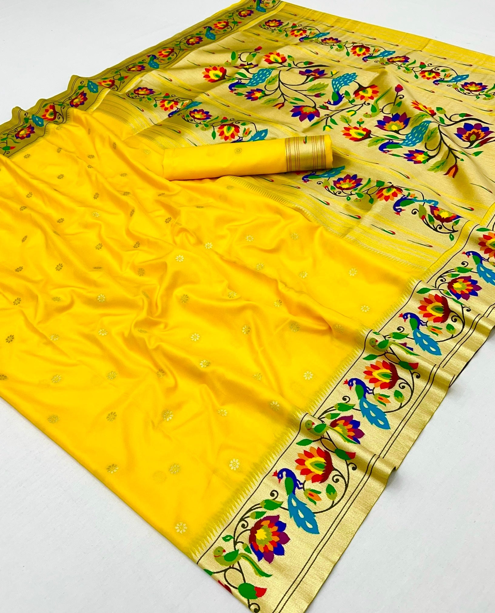 Murmurous Yellow Paithani Silk Saree With Propinquity Blouse Piece