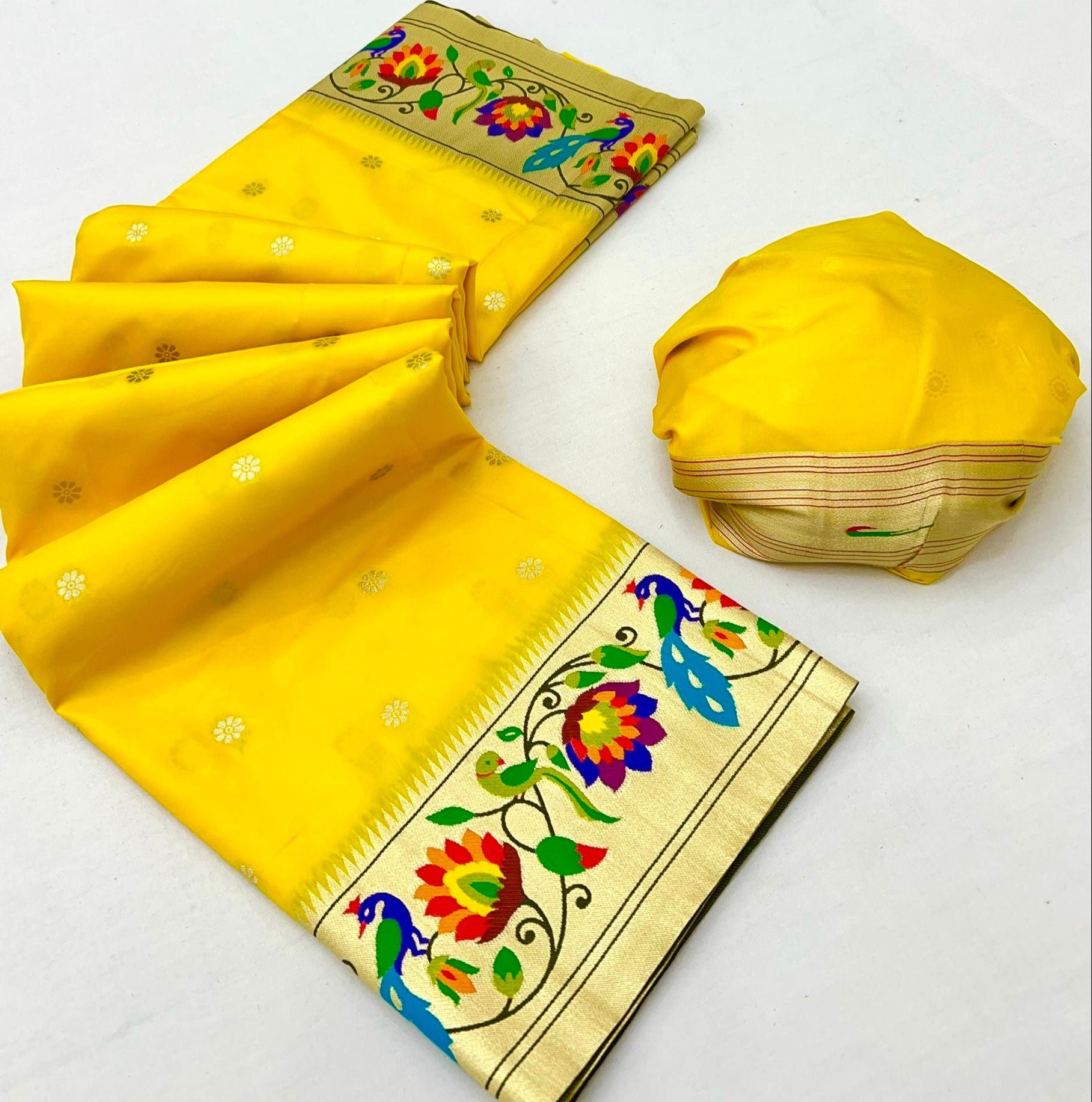 Murmurous Yellow Paithani Silk Saree With Propinquity Blouse Piece