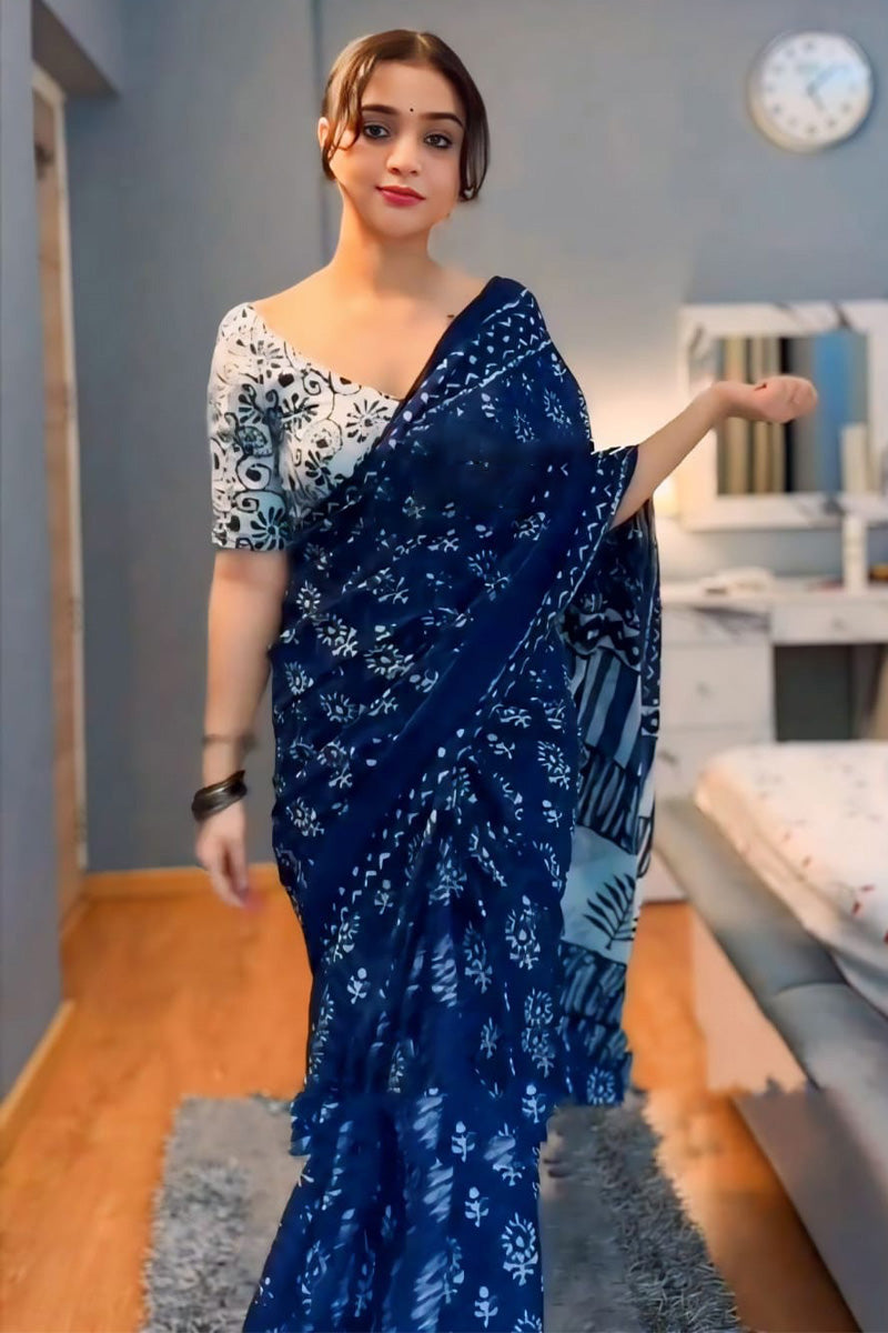 Good looking 1-Minute Ready To Wear Blue Cotton Saree