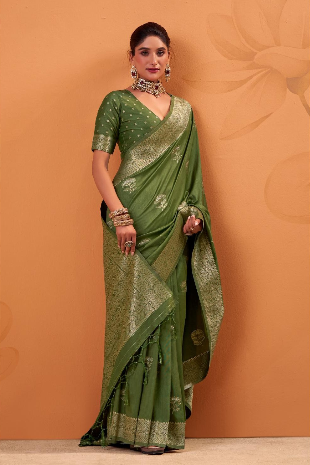 Kelly Green Tussar Soft Silk Saree With Amazing Blouse piece