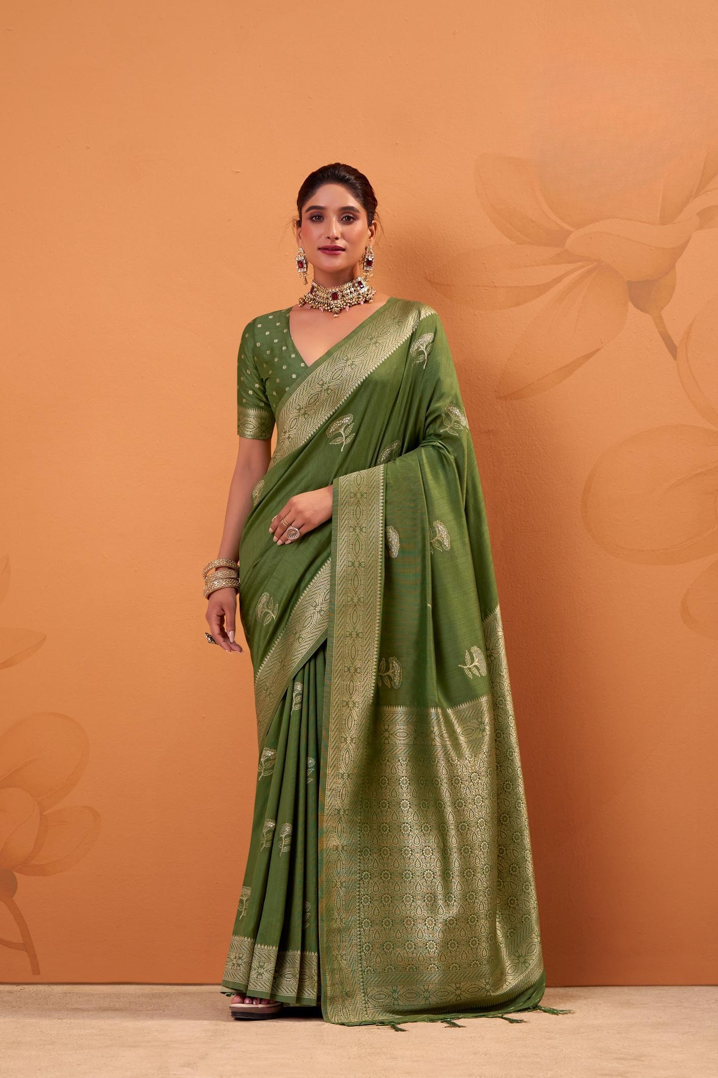 Kelly Green Tussar Soft Silk Saree With Amazing Blouse piece