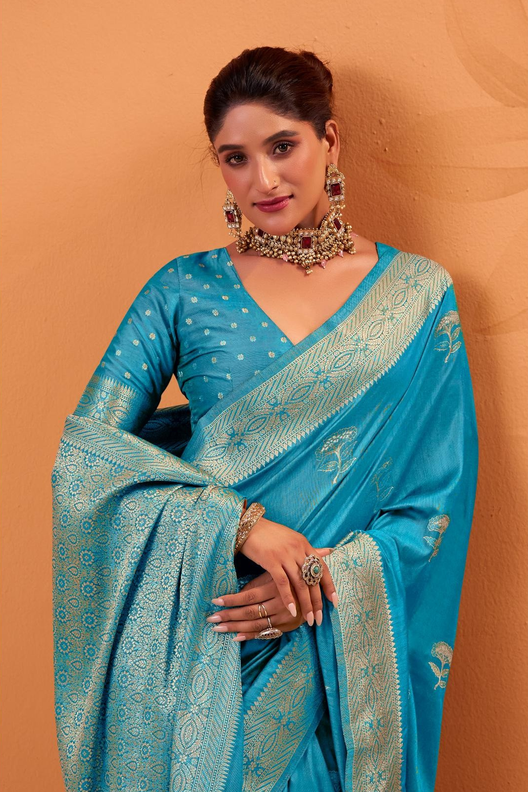 Staring Firozi Tussar Soft Silk Saree With Amazing Blouse piece