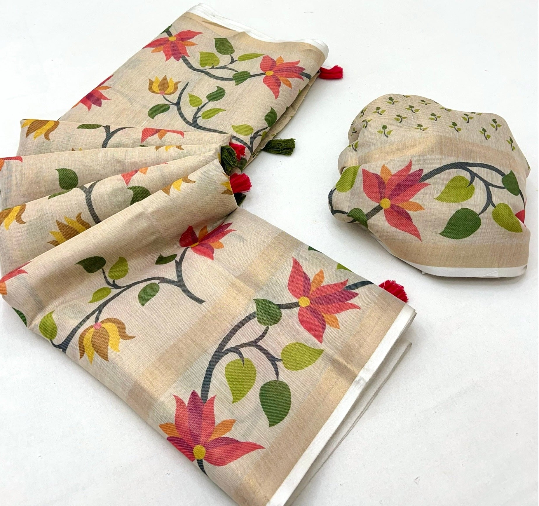 Daisy White Digital Printed Linen Soft Saree Blouse Piece