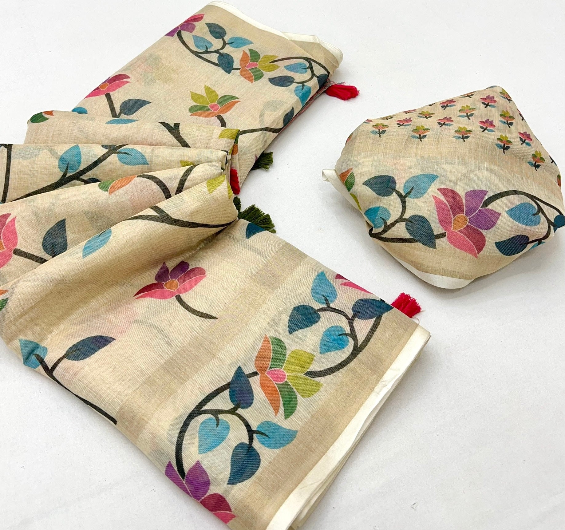 Vanilla White Digital Printed Linen Soft Saree Blouse Piece