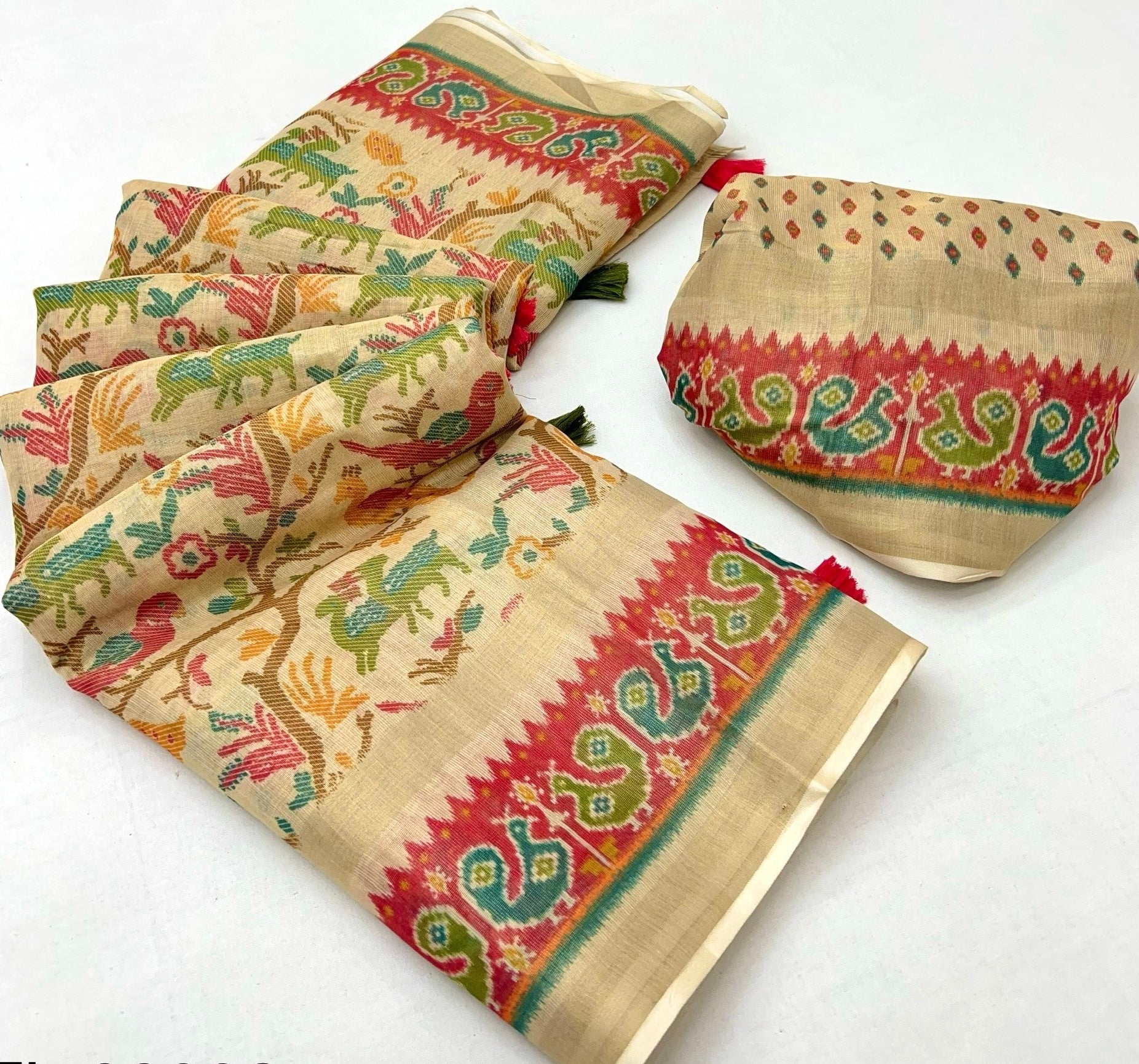 Cream With Red Digital Printed Linen Soft Saree Blouse Piece