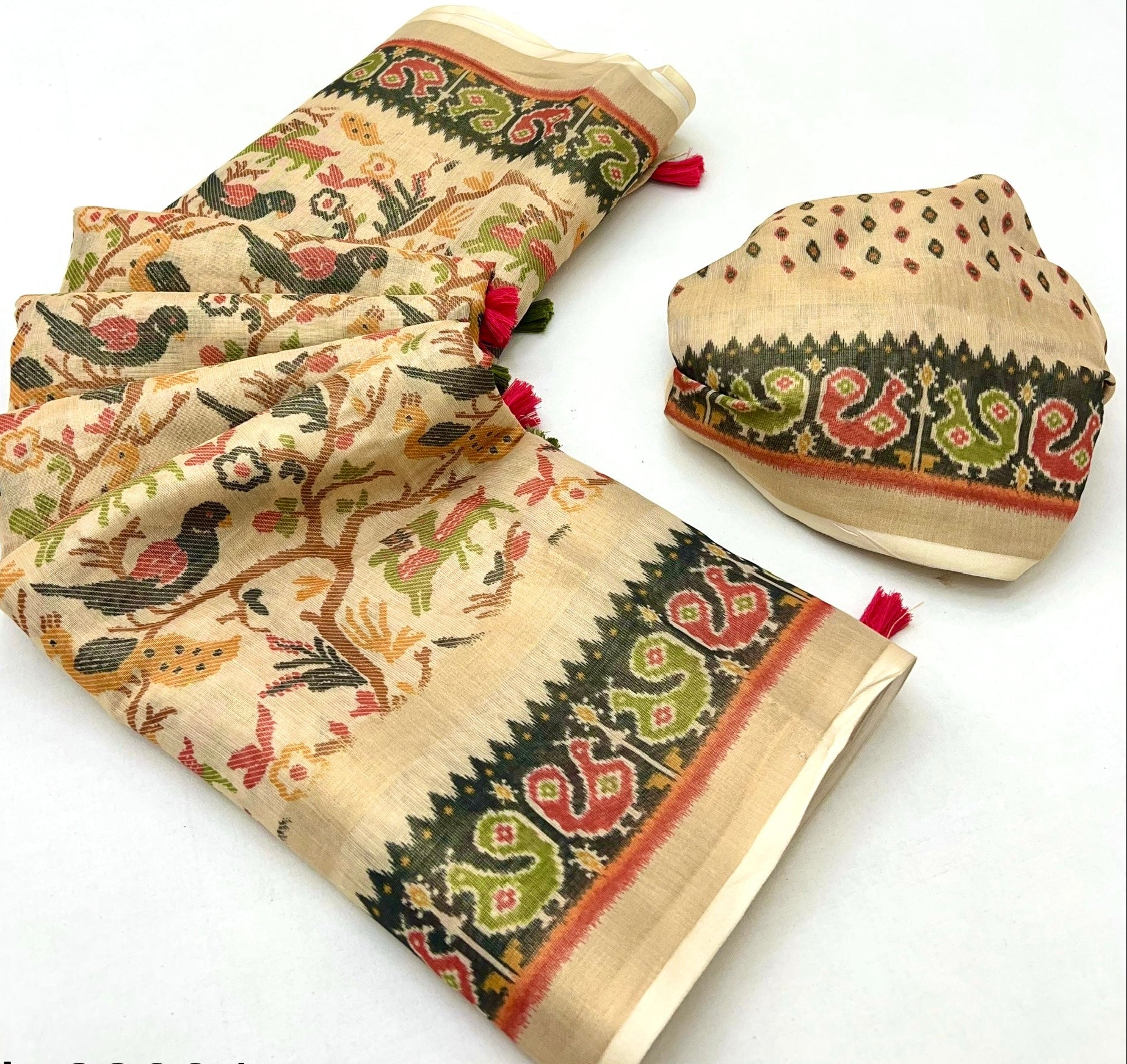 Cream With Black Digital Printed Linen Soft Saree Blouse Piece