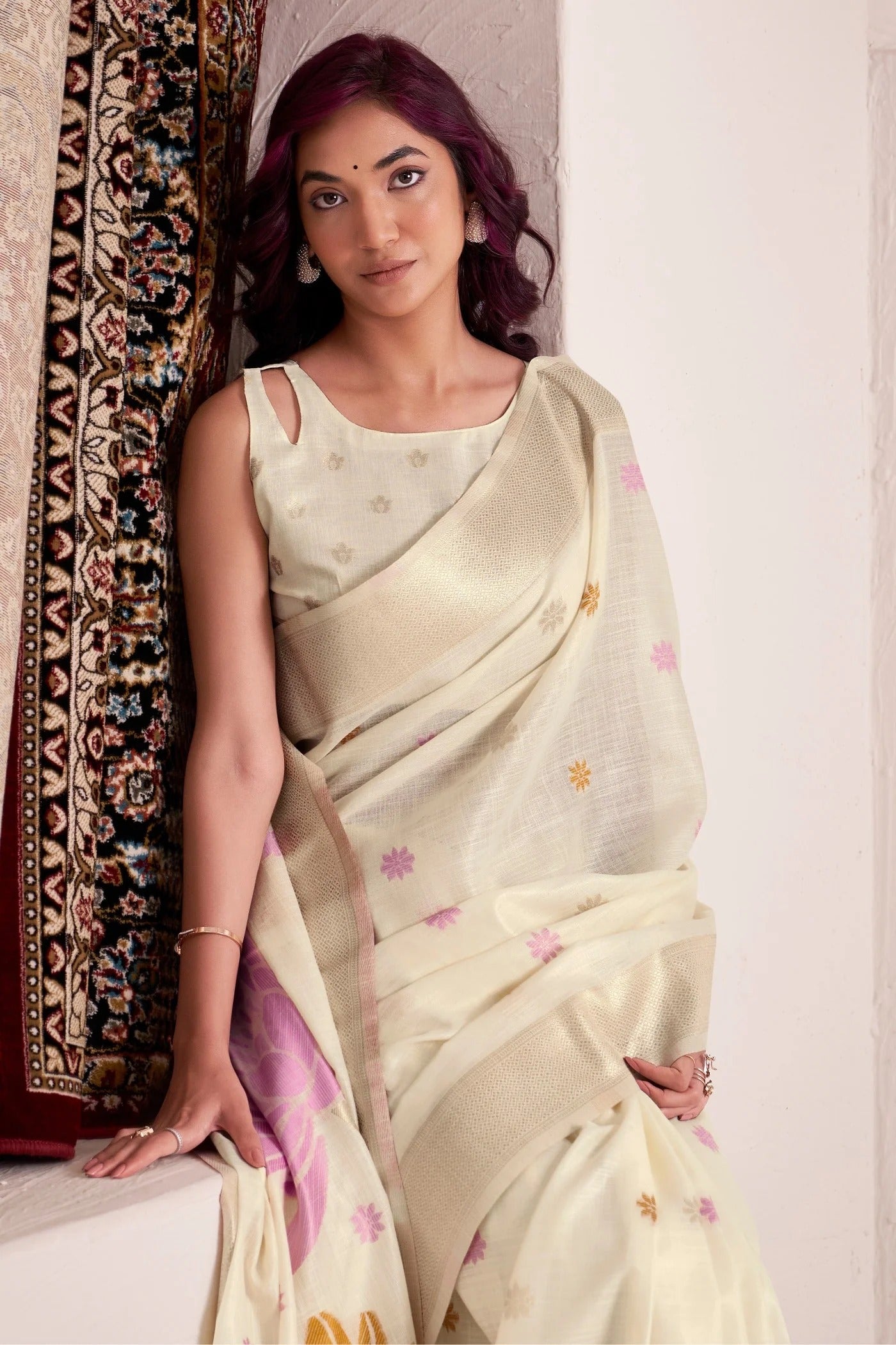 Daisy White Woven Linen Soft Silk Saree