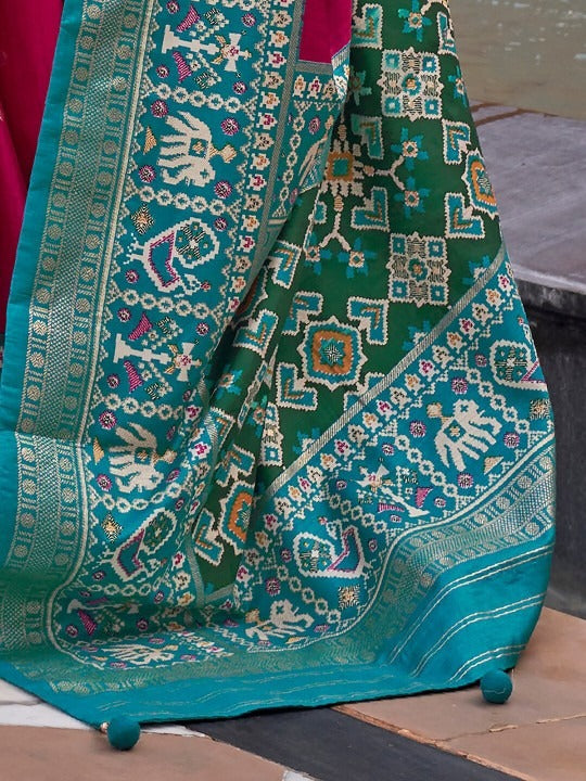 Knockout Pink Printed Patola Handloom Soft Silk Saree
